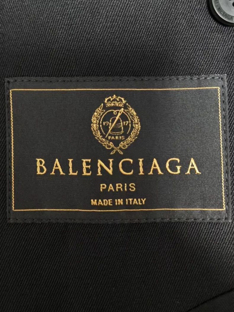Balenciaga Balenciaga Inside Out Reversible Two-Sided Dark Grain logo Size US M / EU 48-50 / 2 - 4 Thumbnail