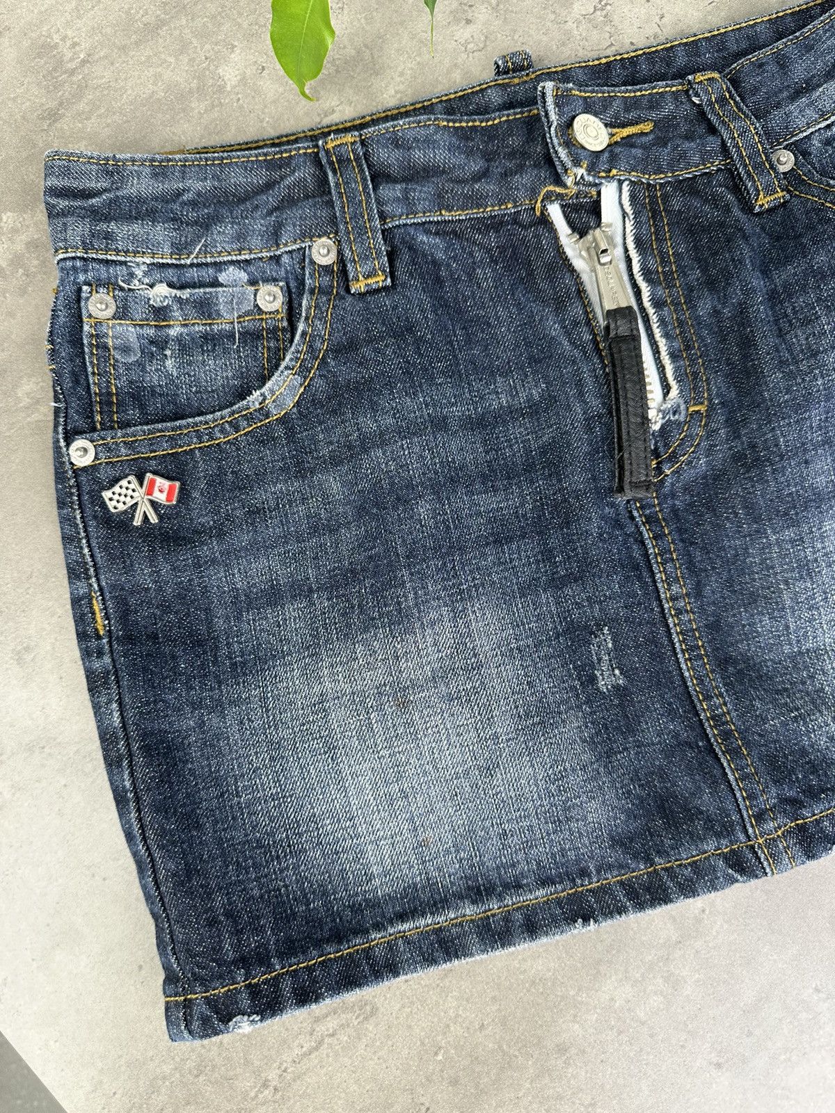 Dsquared2 Dsquared2 Mini Skirt Size 26" / US 2 / IT 38 - 4 Thumbnail