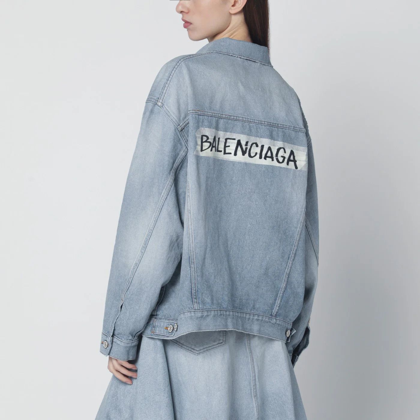 Balenciaga o1d2blof0426 Vintage-Effect Denim Jacket in Light Blue Size XS / US 0-2 / IT 36-38 - 3 Thumbnail