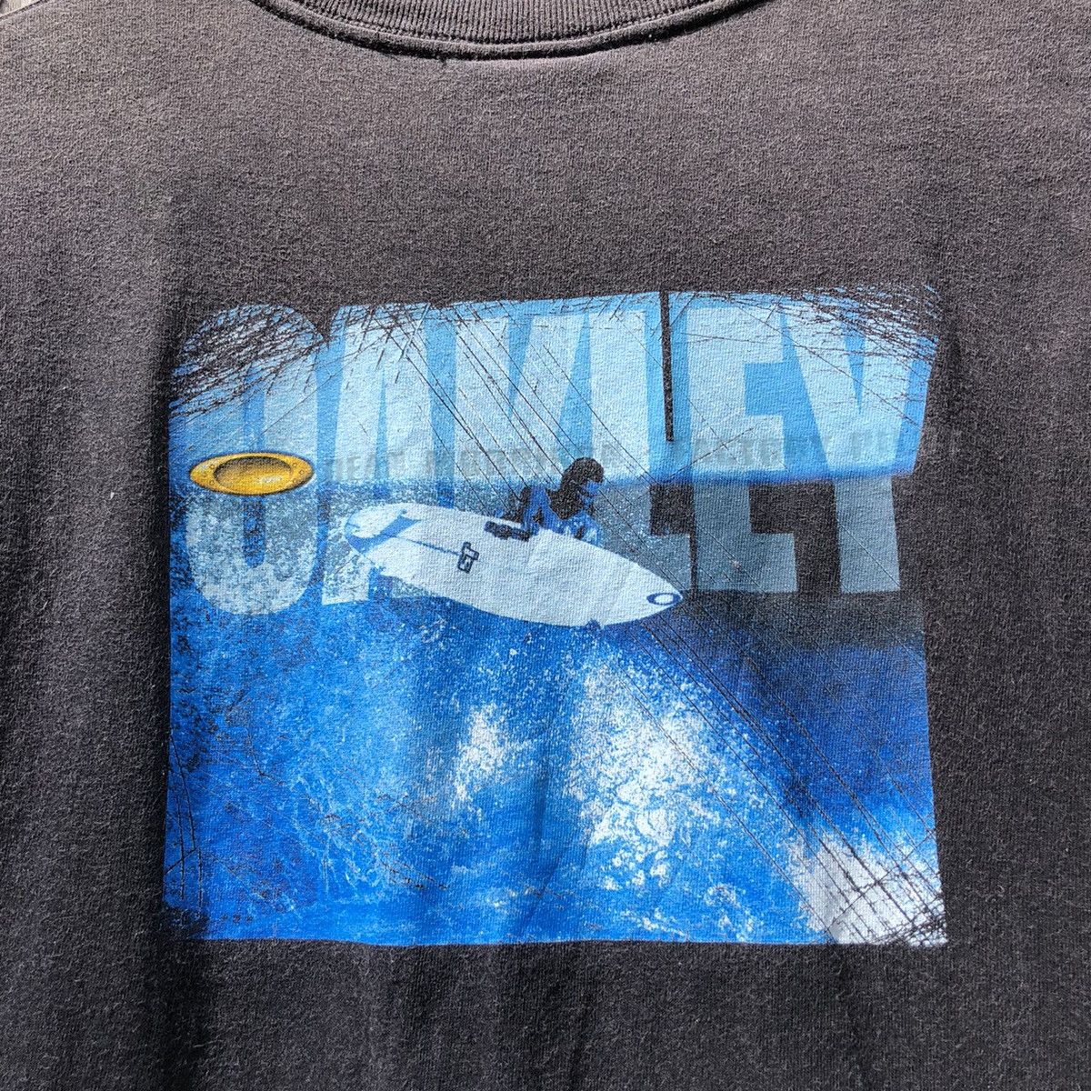 Vintage Vintage 90s Faded OKLEY Tshirt Size US M / EU 48-50 / 2 - 2 Thumbnail