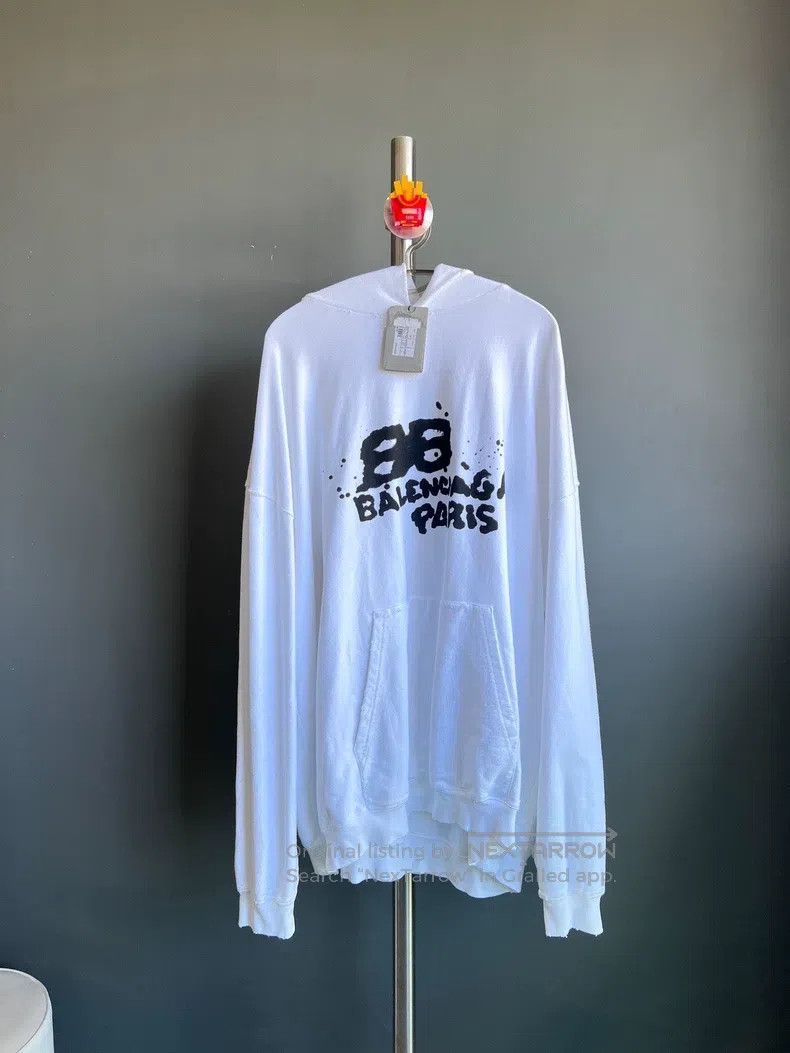 Balenciaga Balenciaga Splattered Graffiti Hoodie White Size US S / EU 44-46 / 1 - 1 Thumbnail