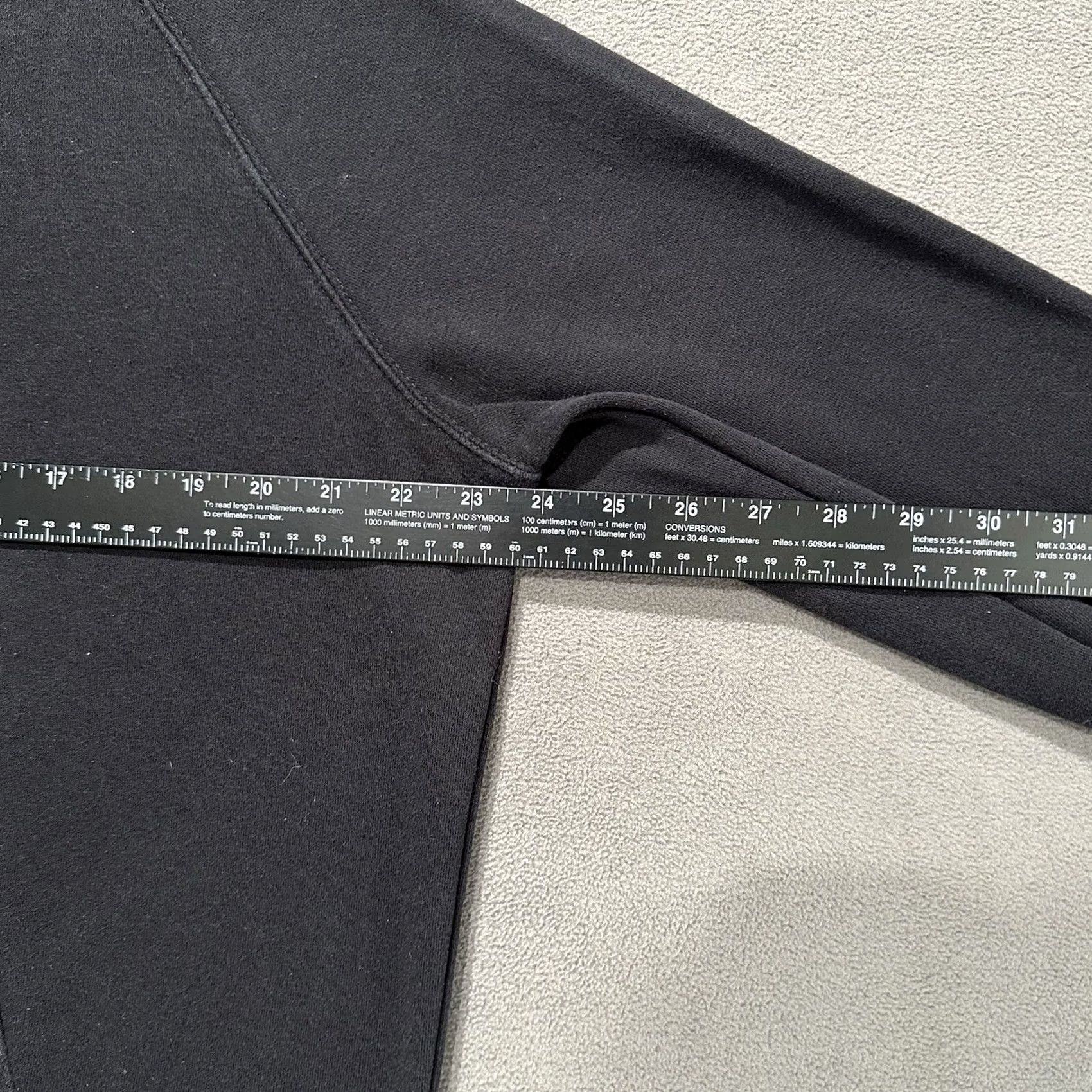 Vintage ptula Sweatshirt Womens Medium Black Crew Neck French Terry Pullover Kangaroo Pocket EUC Size M / US 6-8 / IT 42-44 - 5 Thumbnail