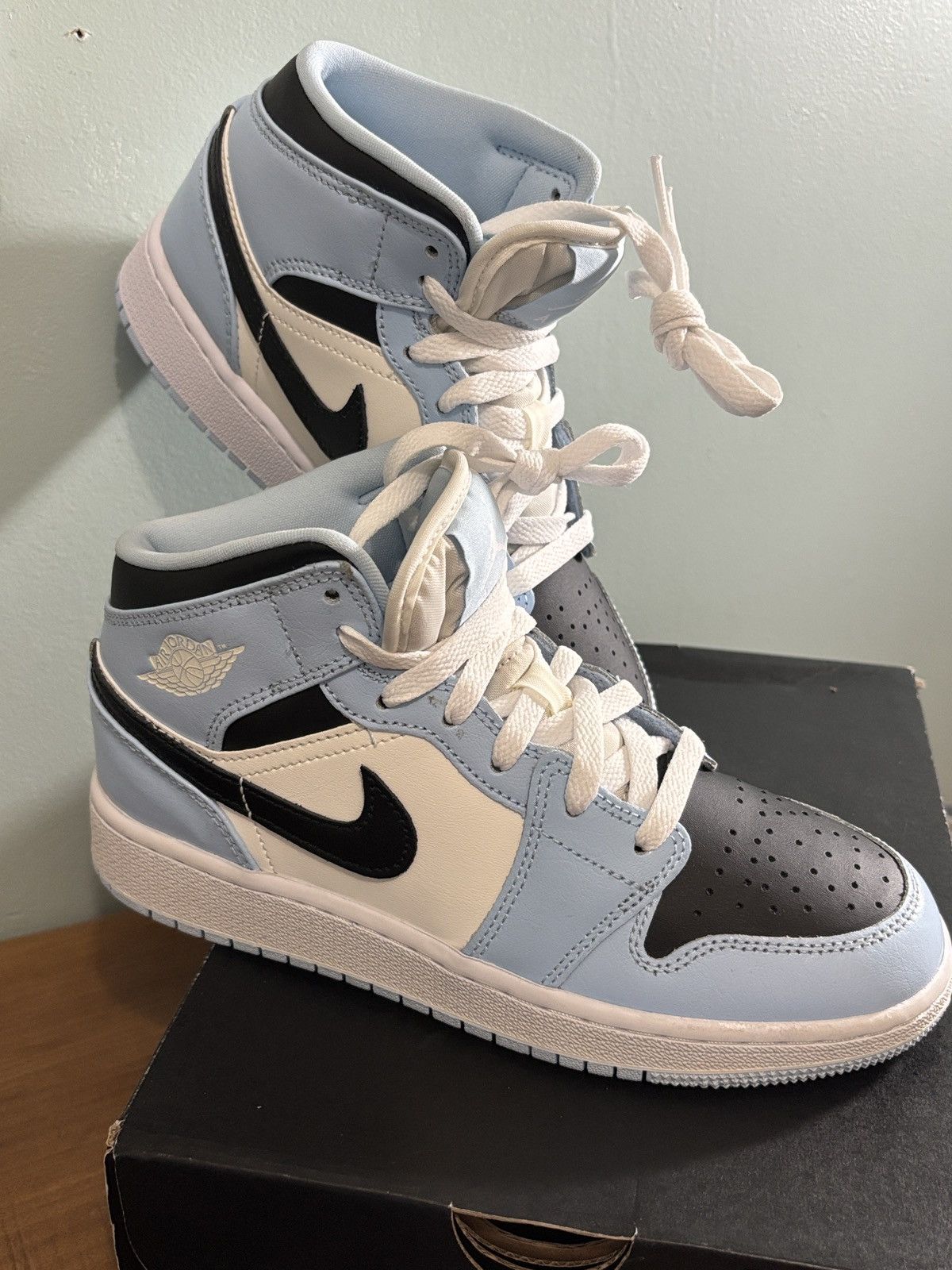 Jordan Brand Air Jordan 1 Mid Size US 6.5 / IT 36.5 - 2 Thumbnail
