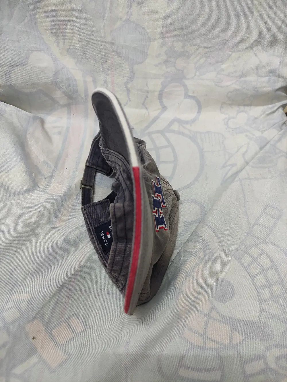 Tommy Hilfiger × Vintage TOMMY HILFIGER VINTAGE CAP DISTRESSED SUNFADED Size ONE SIZE - 9 Thumbnail