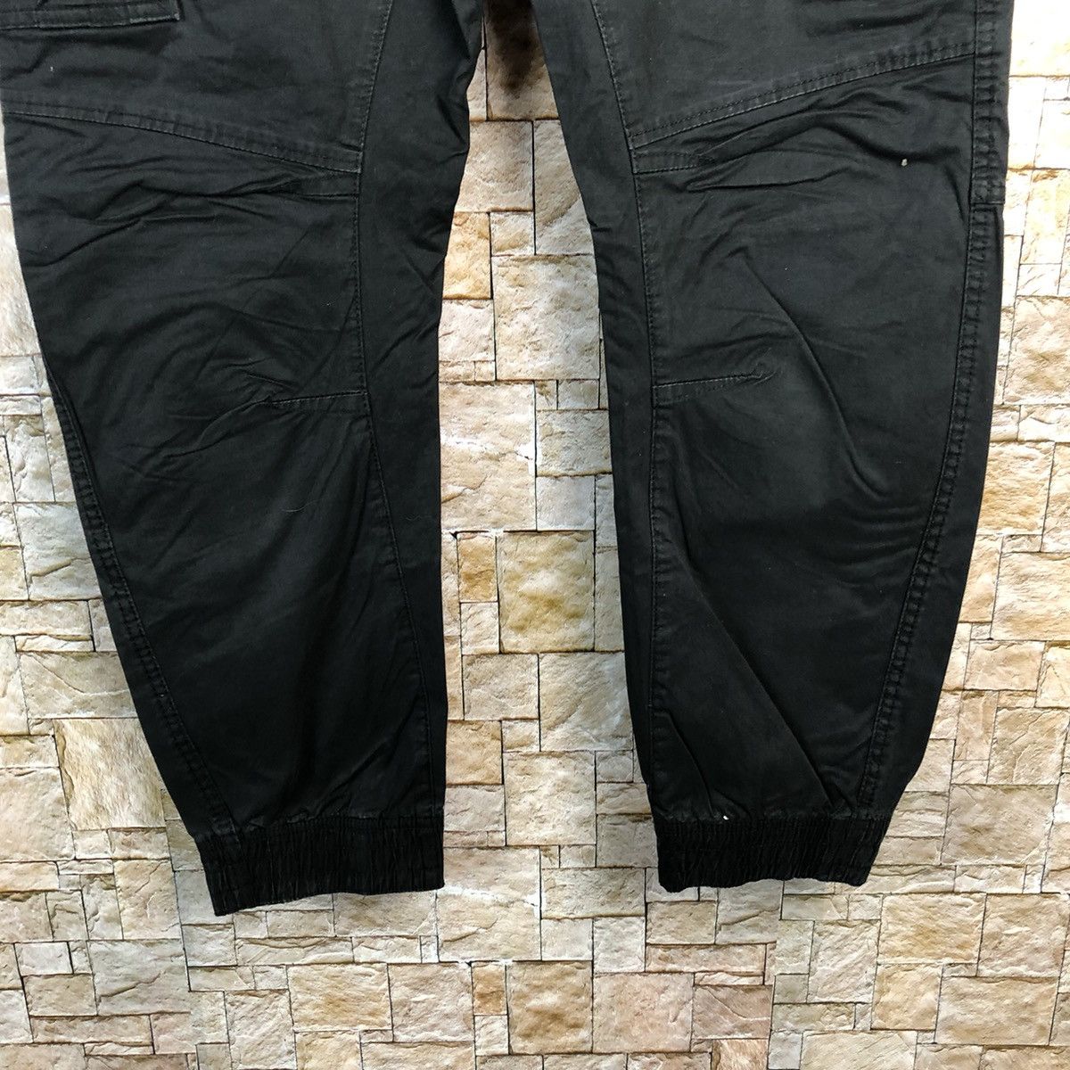 Japanese Brand H&M Black Cargo Multipocket Joggers Pants #A121 Size US 34 / EU 50 - 7 Thumbnail