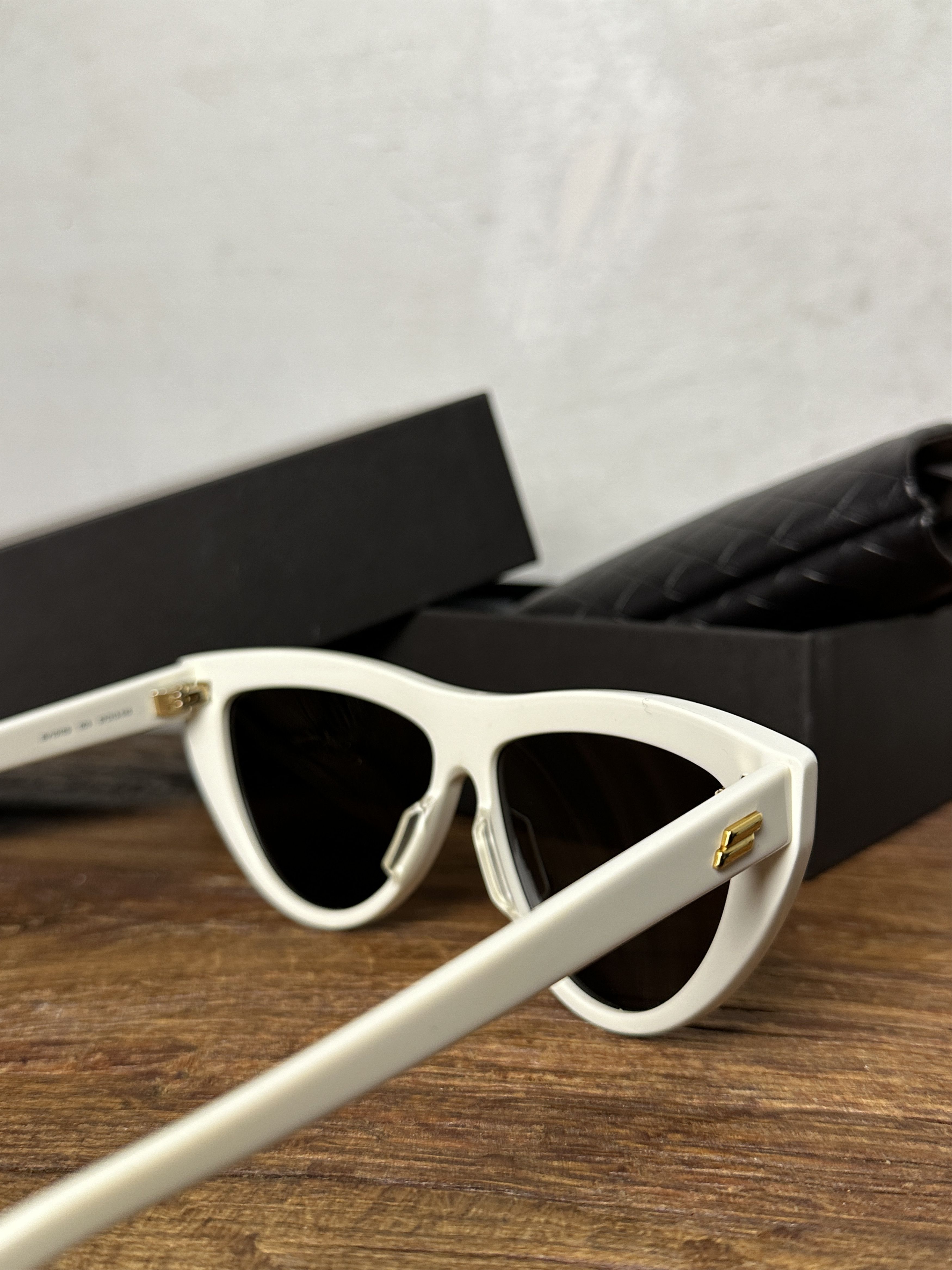 Bottega Veneta Bottega Veneta New Classic White Sunglasses Size ONE SIZE - 8 Thumbnail