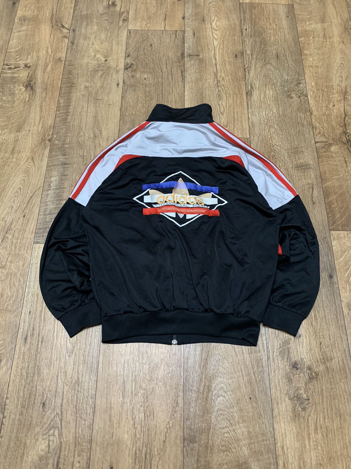 Adidas Rare Adidas International Sports Vintage Windbreaker Size US L / EU 52-54 / 3 - 8 Thumbnail