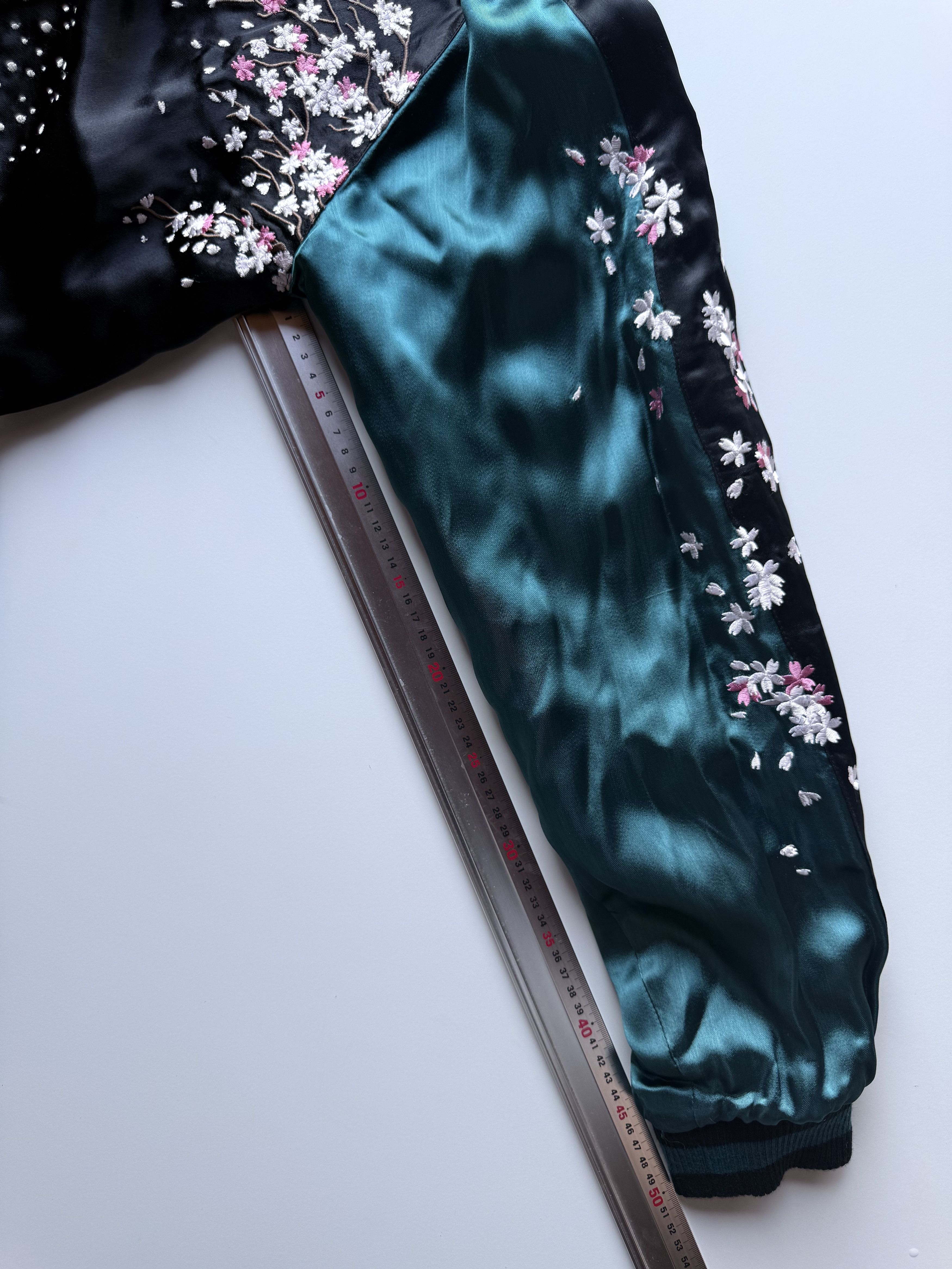 Other Hokusai x Anime Geisha Embroidered Sukajan Souvenir Jacket Size US L / EU 52-54 / 3 - 16 Thumbnail