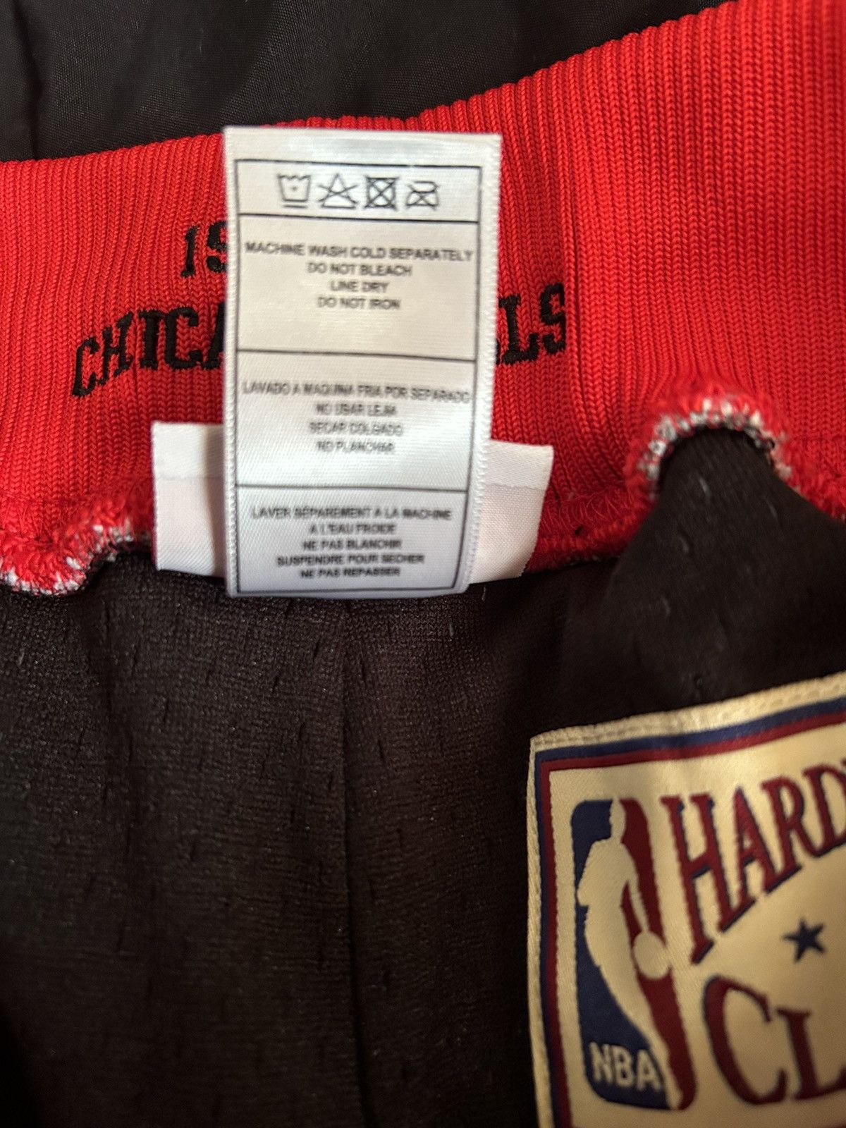 Mitchell & Ness Authentic Mitchell&ness Chicago bulls 96-97 away alt shorts Size US 40 / EU 56 - 6 Thumbnail