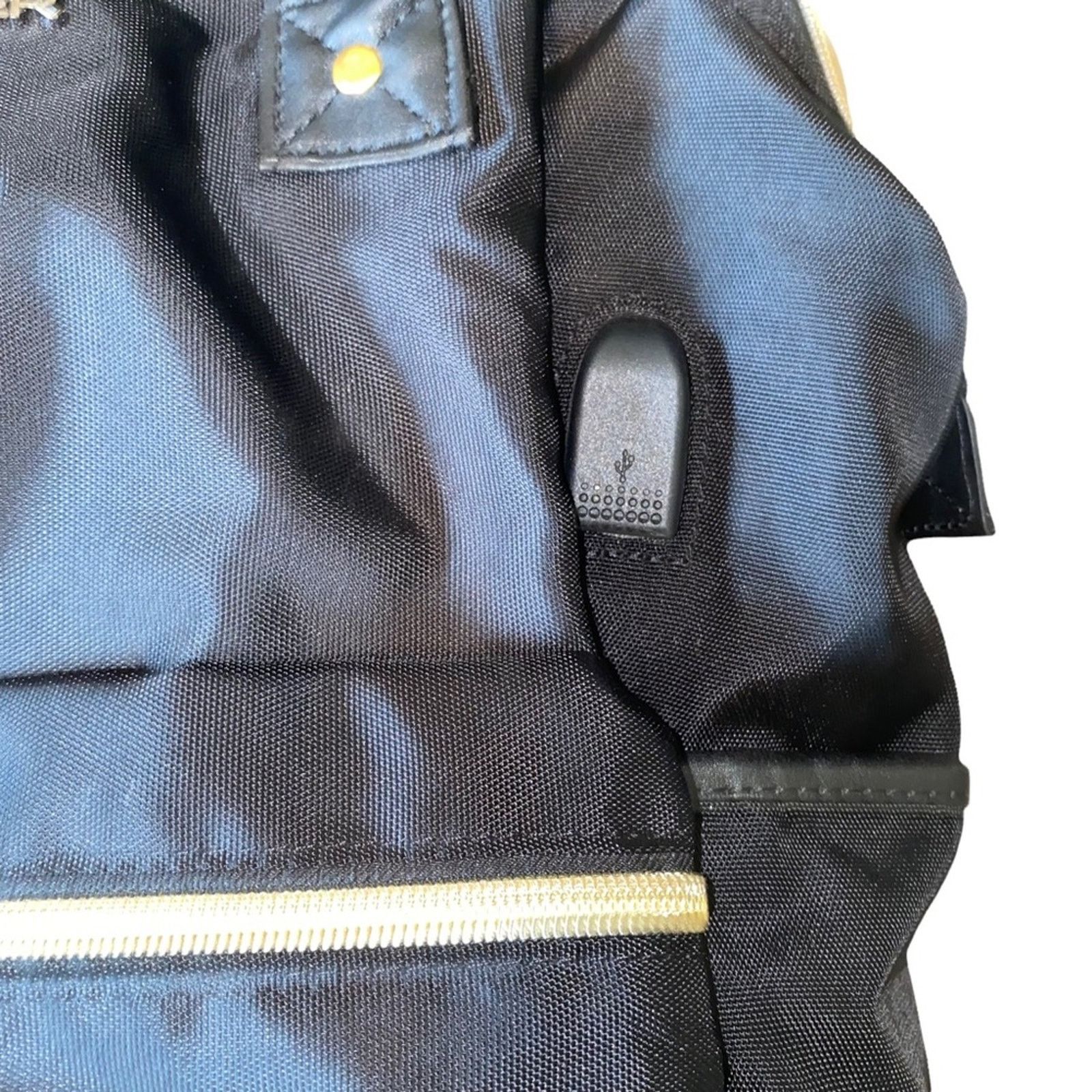 Other Kroser Laptop Backpack with charging cord black gold Size ONE SIZE - 2 Thumbnail