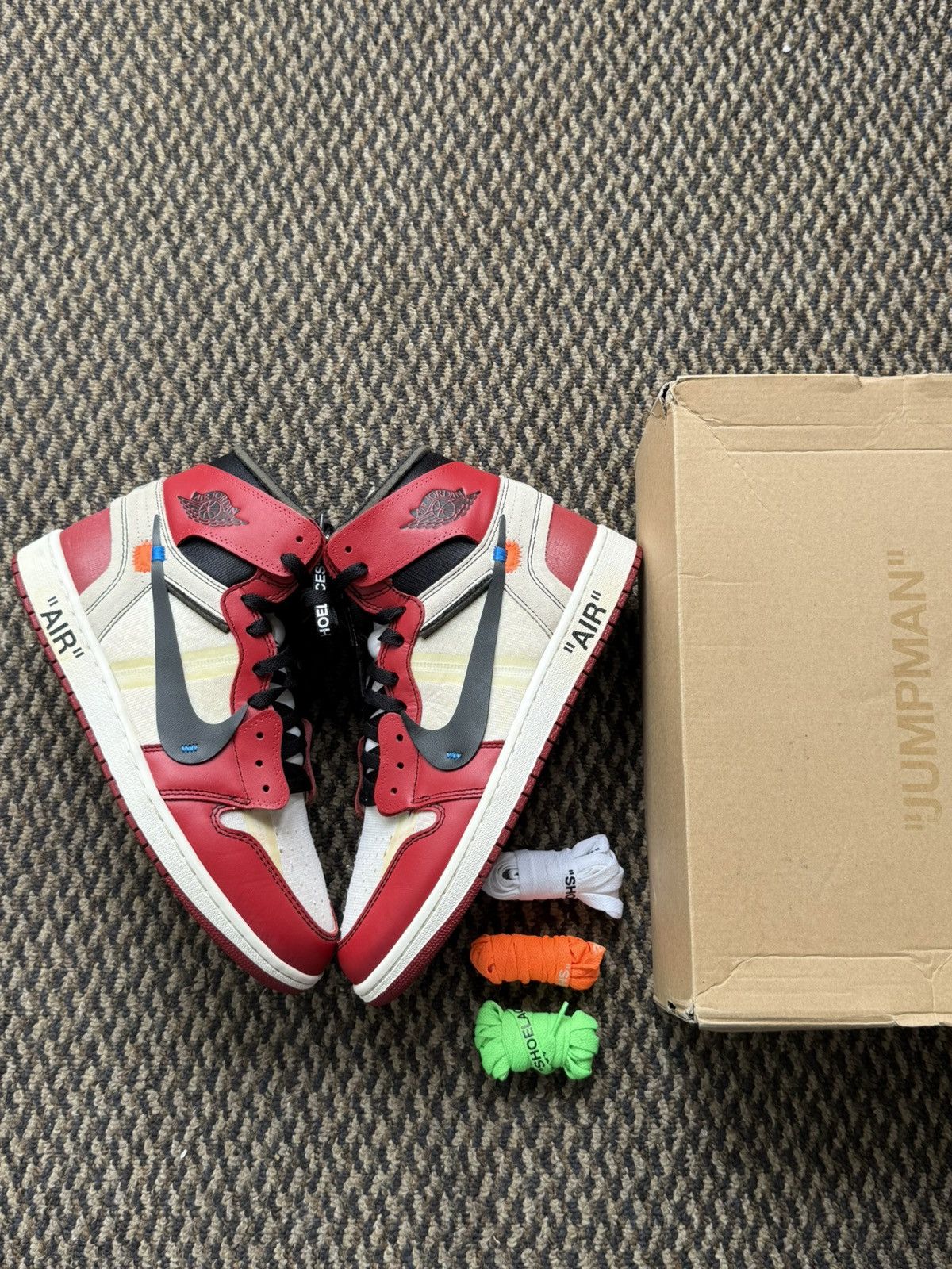 Jordan Brand × Off-White × Virgil Abloh Jordan 1 Retro OG High Off-White Chicago Size US 11 / EU 44 - 1 Thumbnail