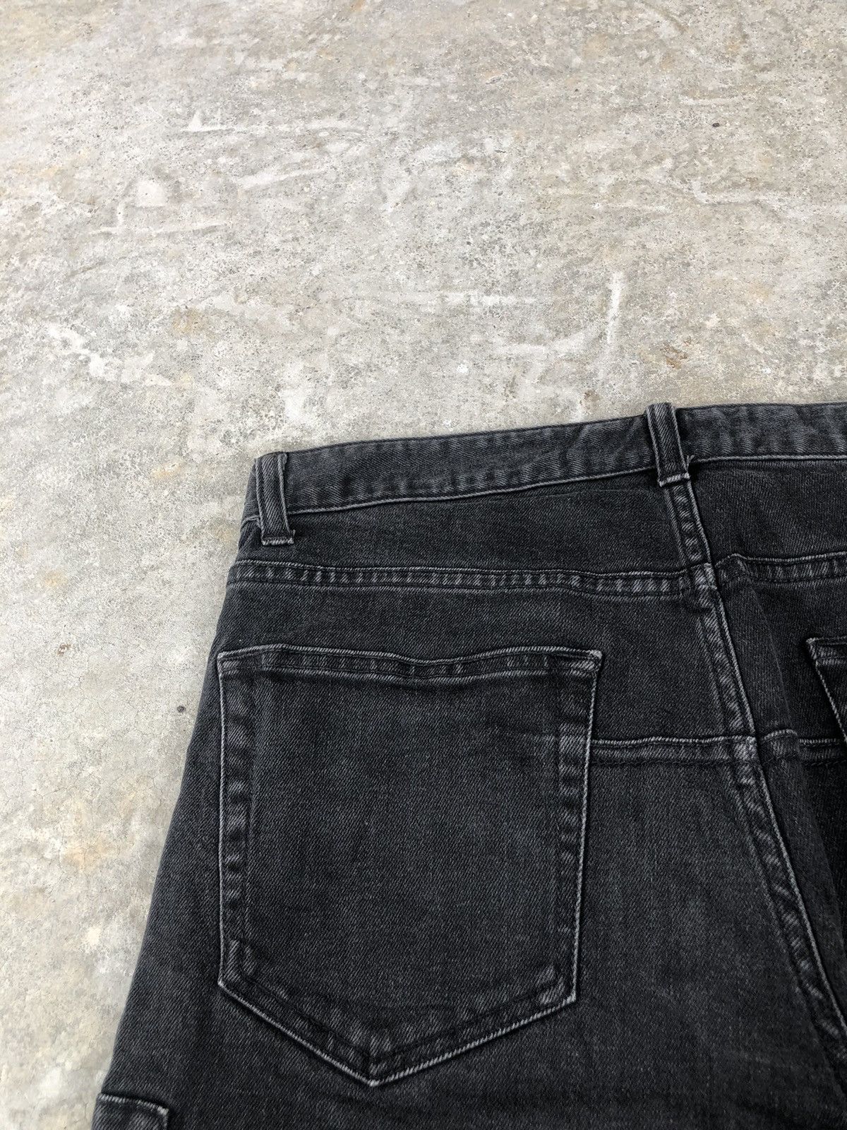 Jun Takahashi Undercover x Uniqlo Skinny Jeans Distressed Size US 31 - 16 Thumbnail