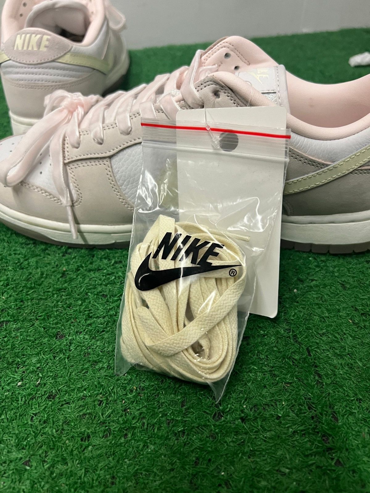 Nike Nike dunk low light soft pink Size US 9.5 / EU 42-43 - 3 Thumbnail