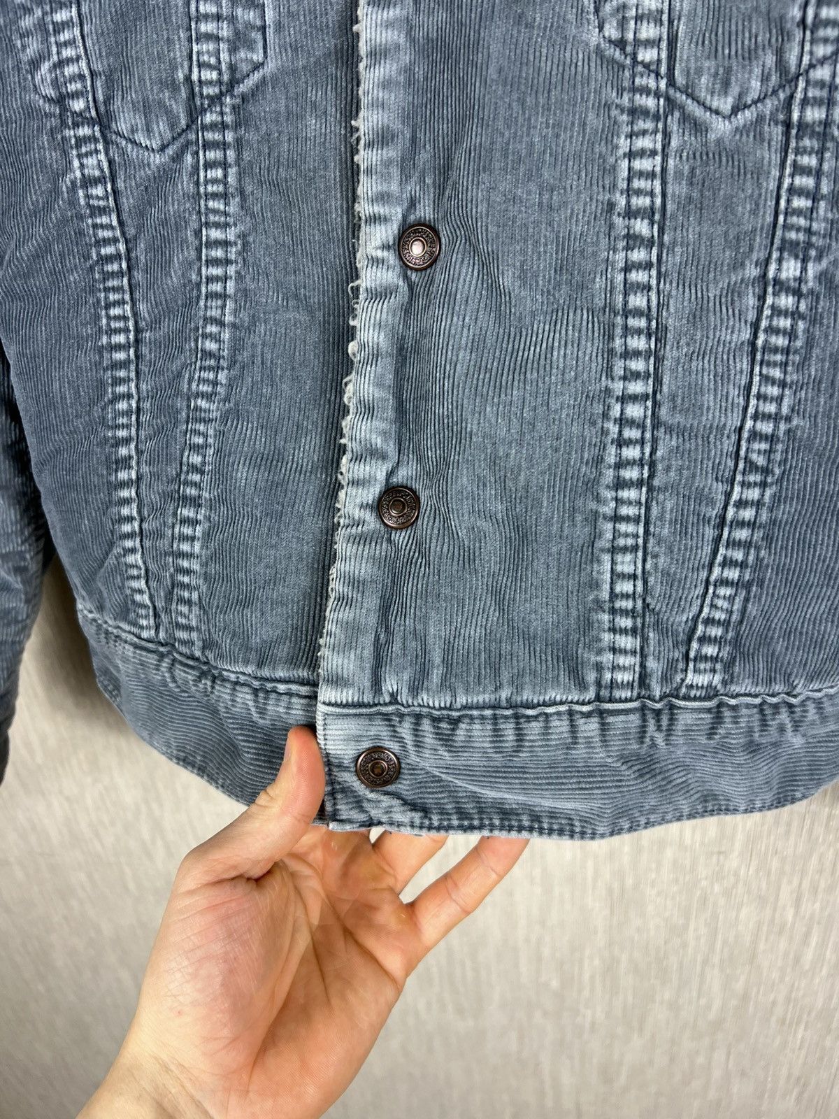 Levi's Vintage 90s Levi’s sherpa corduroy trucker jacket bear retro Size S / US 4 / IT 40 - 10 Thumbnail
