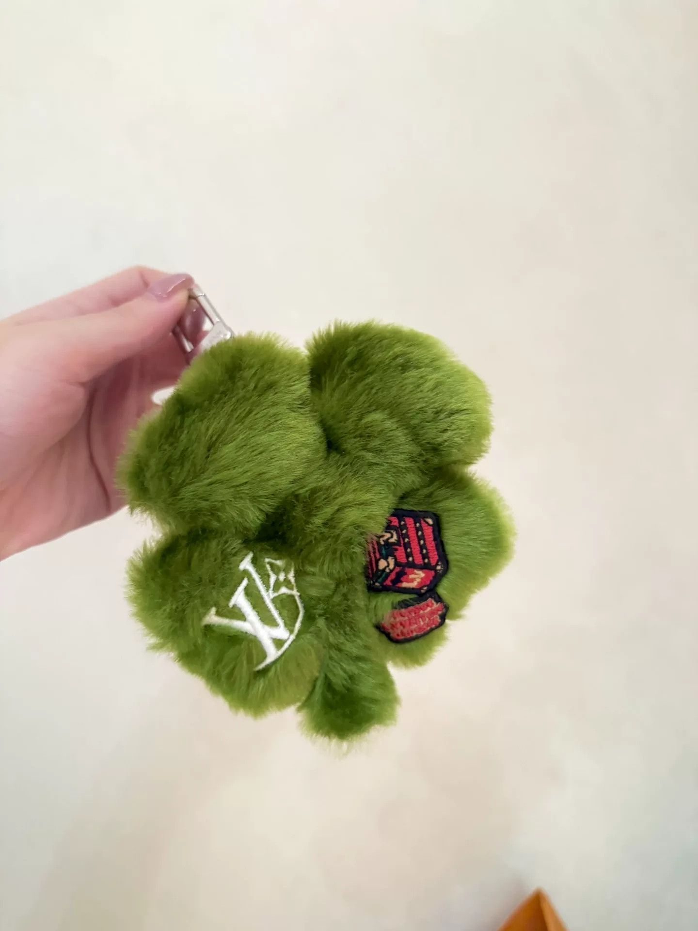 Louis Vuitton Louis Vuitton Lucky Trefoil Keychain Size ONE SIZE - 1 Thumbnail