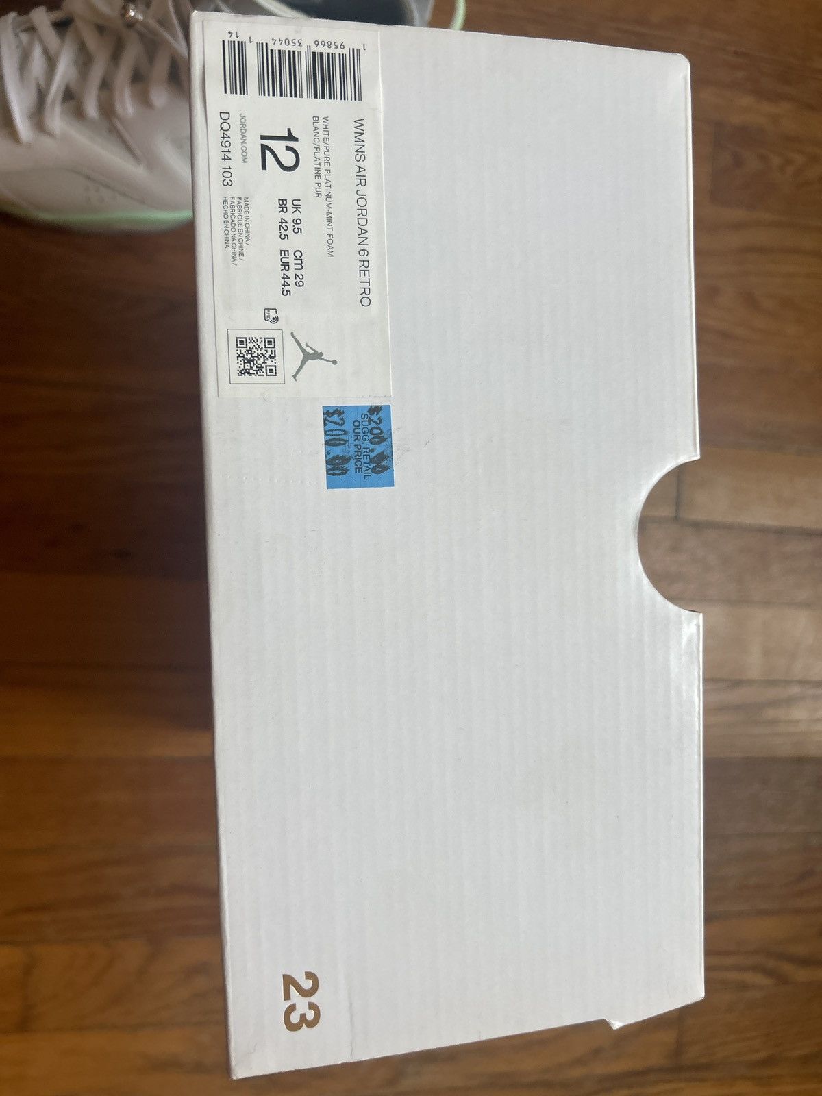 Jordan Brand × Nike Mint foam Jordan 6 Size US 10.5 / EU 43-44 - 8 Thumbnail