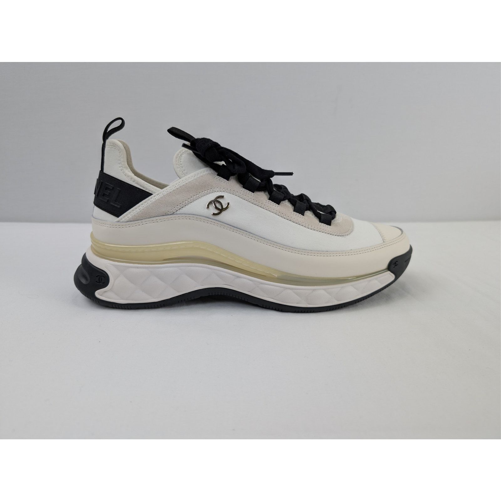 Chanel o1rshd1 Low Top Sneakers in White/Black Size US 10 / EU 43 - 4 Thumbnail