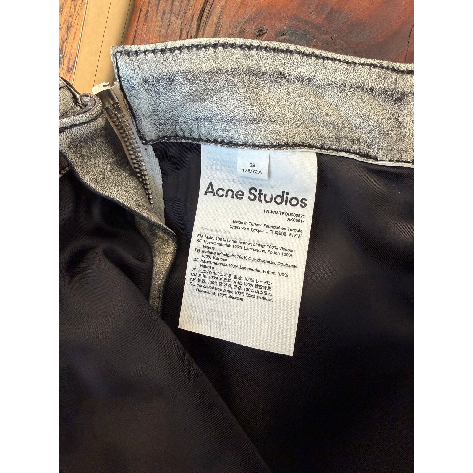 Acne Studios Acne Studios Leather Zipped Cropped Trousers Size 26" / US 2 / IT 38 - 5 Thumbnail