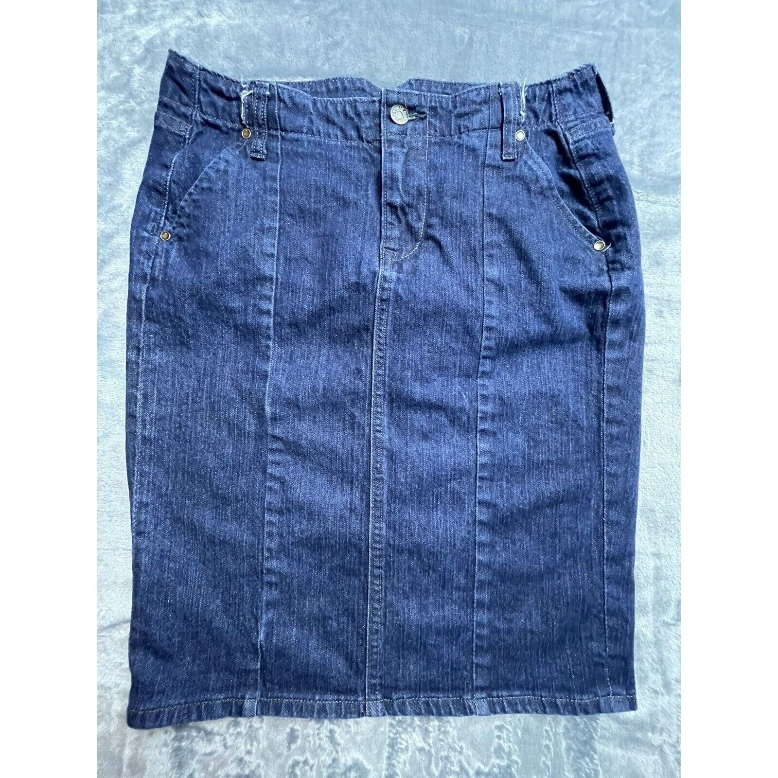 Old Navy Old Navy Jean Skirt Womens 4 Dark Denim Slit Modest Size 27" / US 4 / IT 40 - 1 Thumbnail