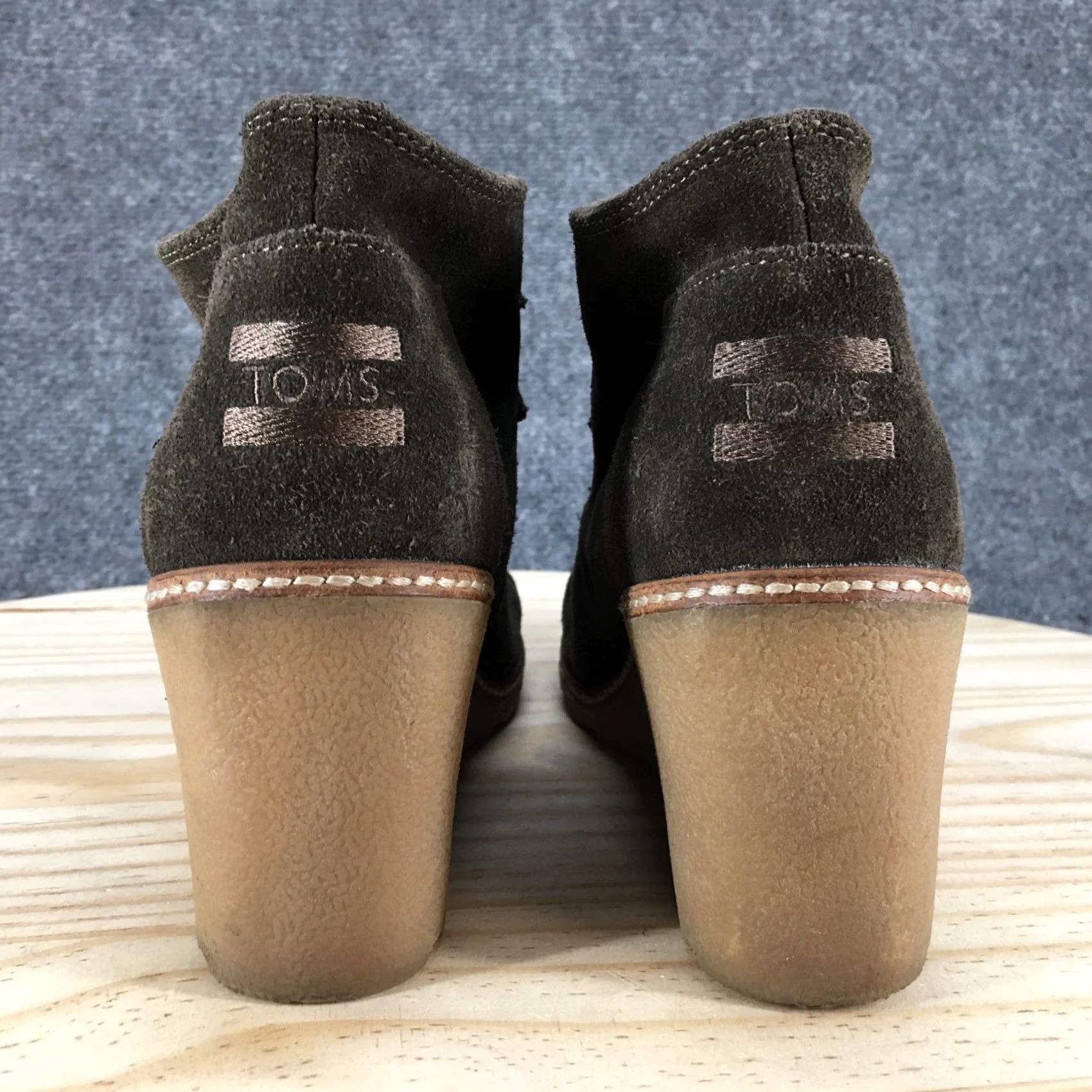 Toms TOMS Boots Desert Wedge Ankle Bootie Womens 9 Olive Green Suede Leather Casual Shoes Flat Heel Mid 2-3/4 in Green Womens Shoes Size US 9 / IT 39 - 5 Thumbnail