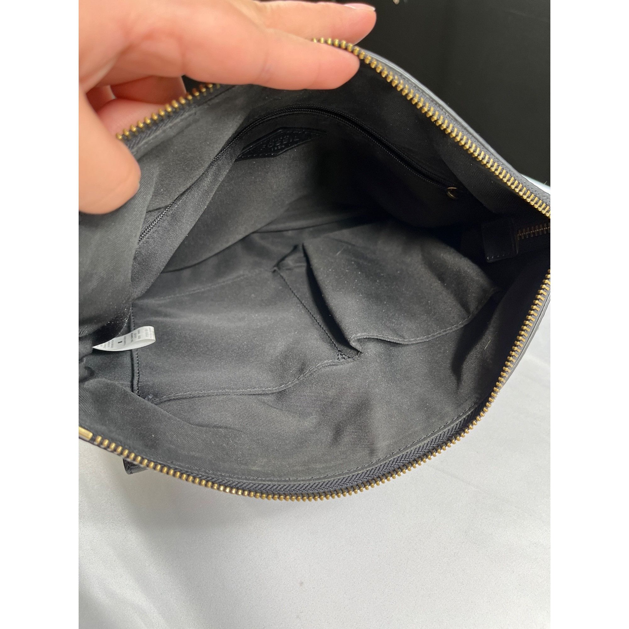 Fossil Fossil SKU 7461 Black Leather Crossbody Bag Purse Size ONE SIZE - 7 Thumbnail