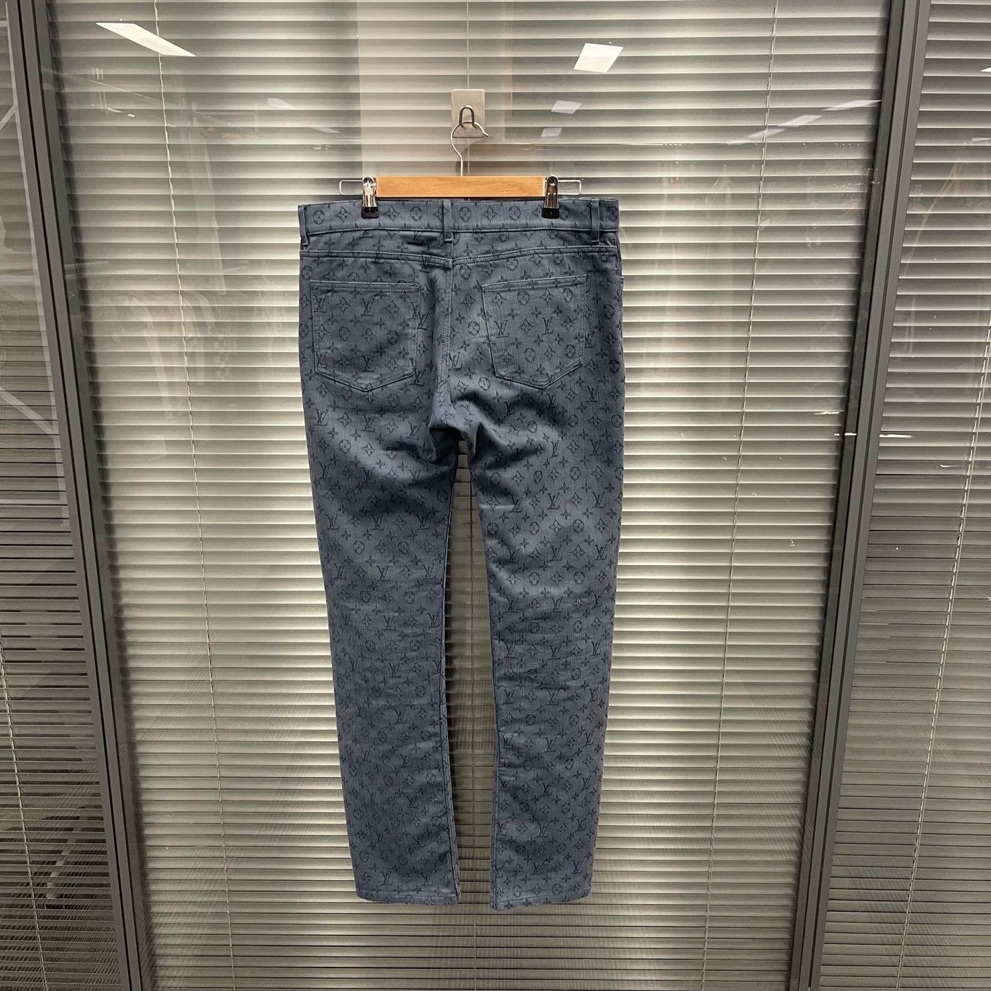 Louis Vuitton LV All-Over Monogram Jacquard Jeans 33 Size US 33 - 2 Thumbnail