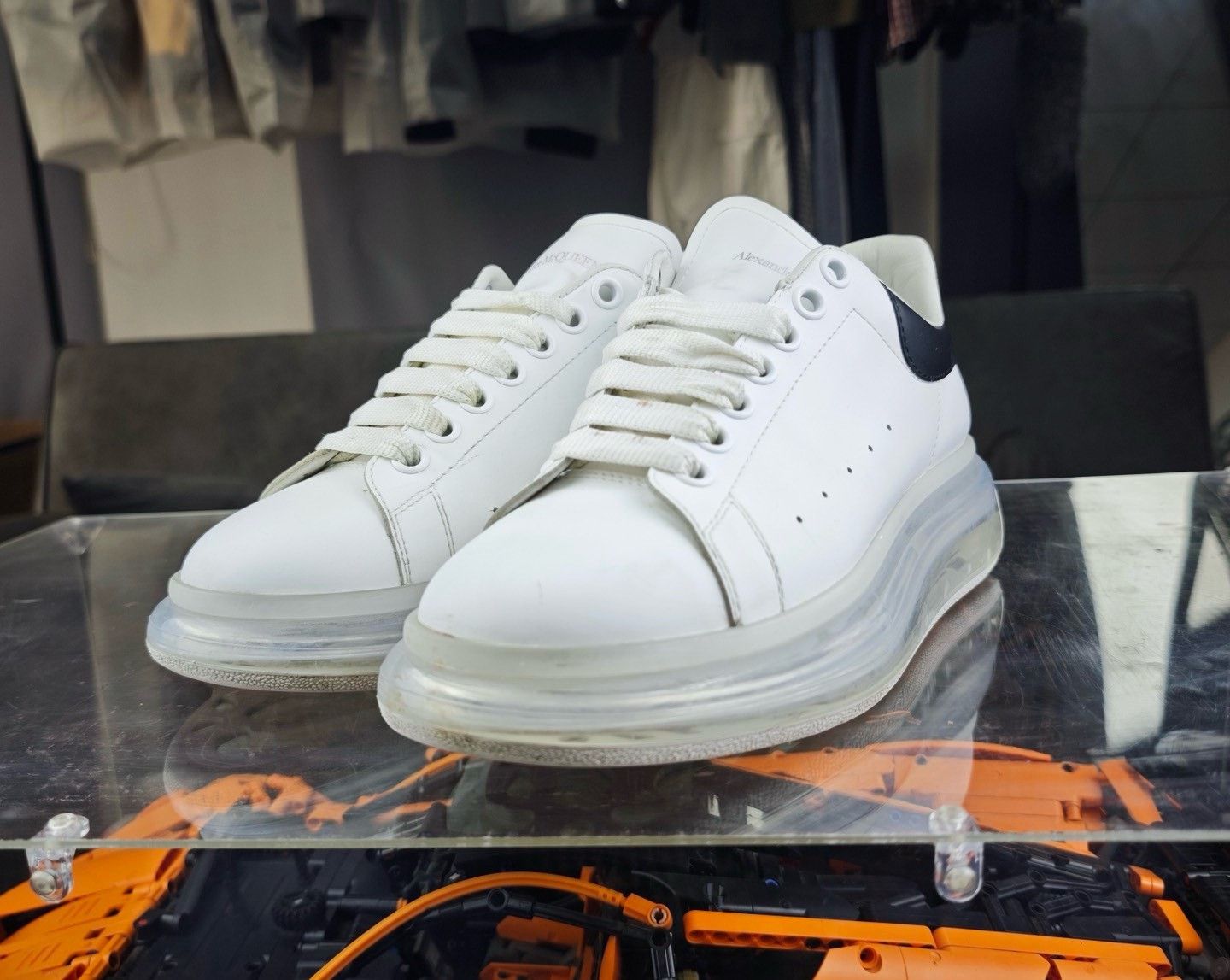 Alexander McQueen Alexander McQueen Black Lowtop Sneakers 7.5 Men Size US 7.5 / EU 40-41 - 1 Thumbnail