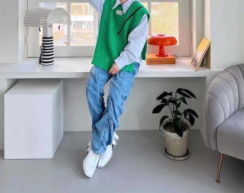 Takahiromiyashita The Soloist. TAKAHIROMIYASHITA THE soloist side cutouts one size Size US S / EU 44-46 / 1 - 7 Thumbnail