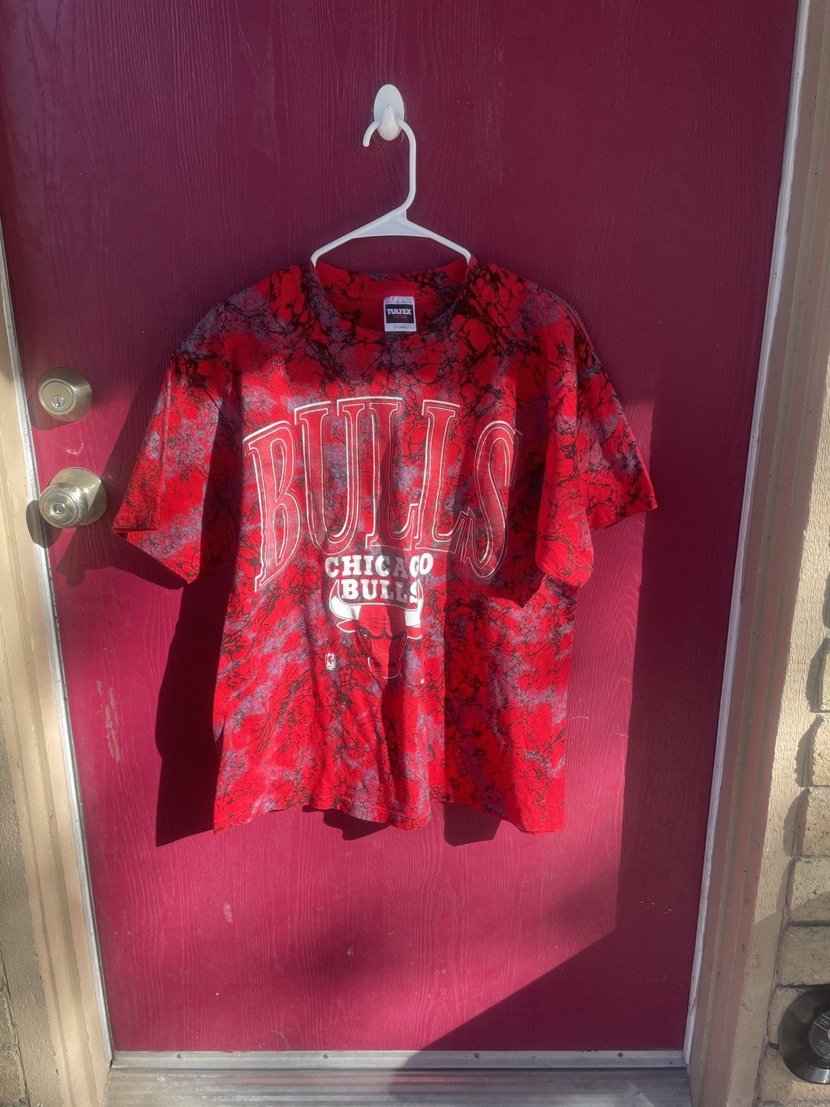 Tultex Chicago Bulls NBA vintage logo tshirt Size US M / EU 48-50 / 2 - 6 Thumbnail
