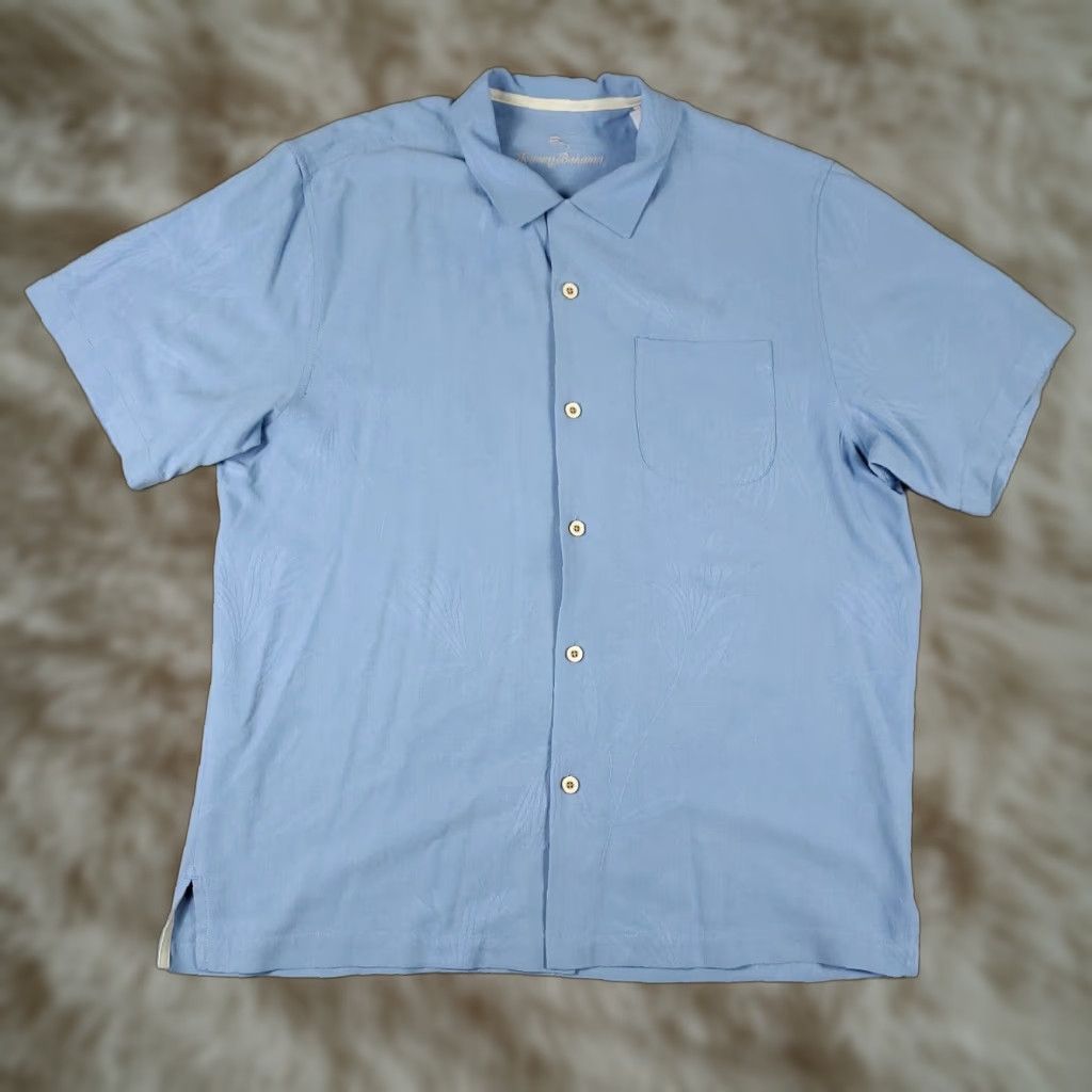 Tommy Bahama Tommy Bahama Shirt Mens Large Blue Tropical Hawaiian Button-Up Short Sleeve Satin Silk? (Note: Original says Silk; it's a shirt). Size US L / EU 52-54 / 3 - 1 Thumbnail