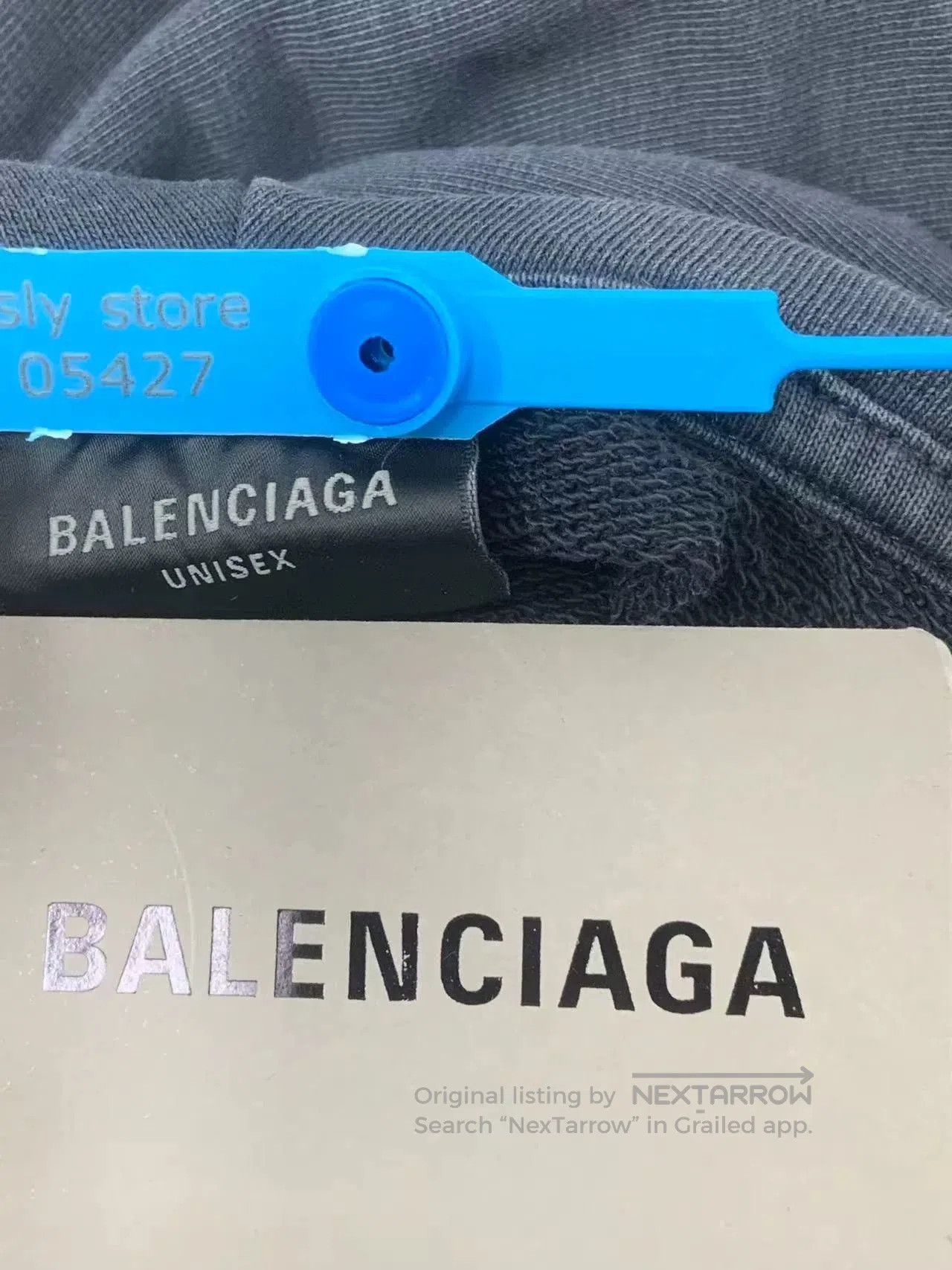 Balenciaga Balenciaga Solid Letter Long-Sleeve Sweatshirt. Size US M / EU 48-50 / 2 - 4 Thumbnail