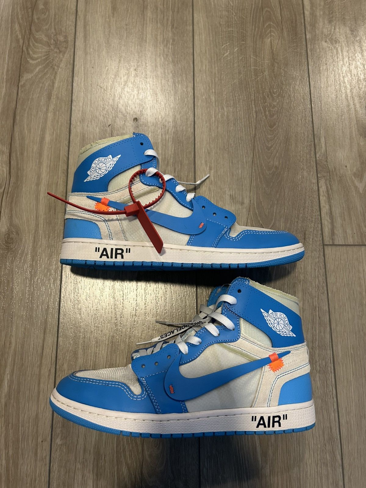 Nike × Off-White Off-White x Air Jordan 1 Retro High ‘OG UNC’ Size US 11 / EU 44 - 1 Thumbnail