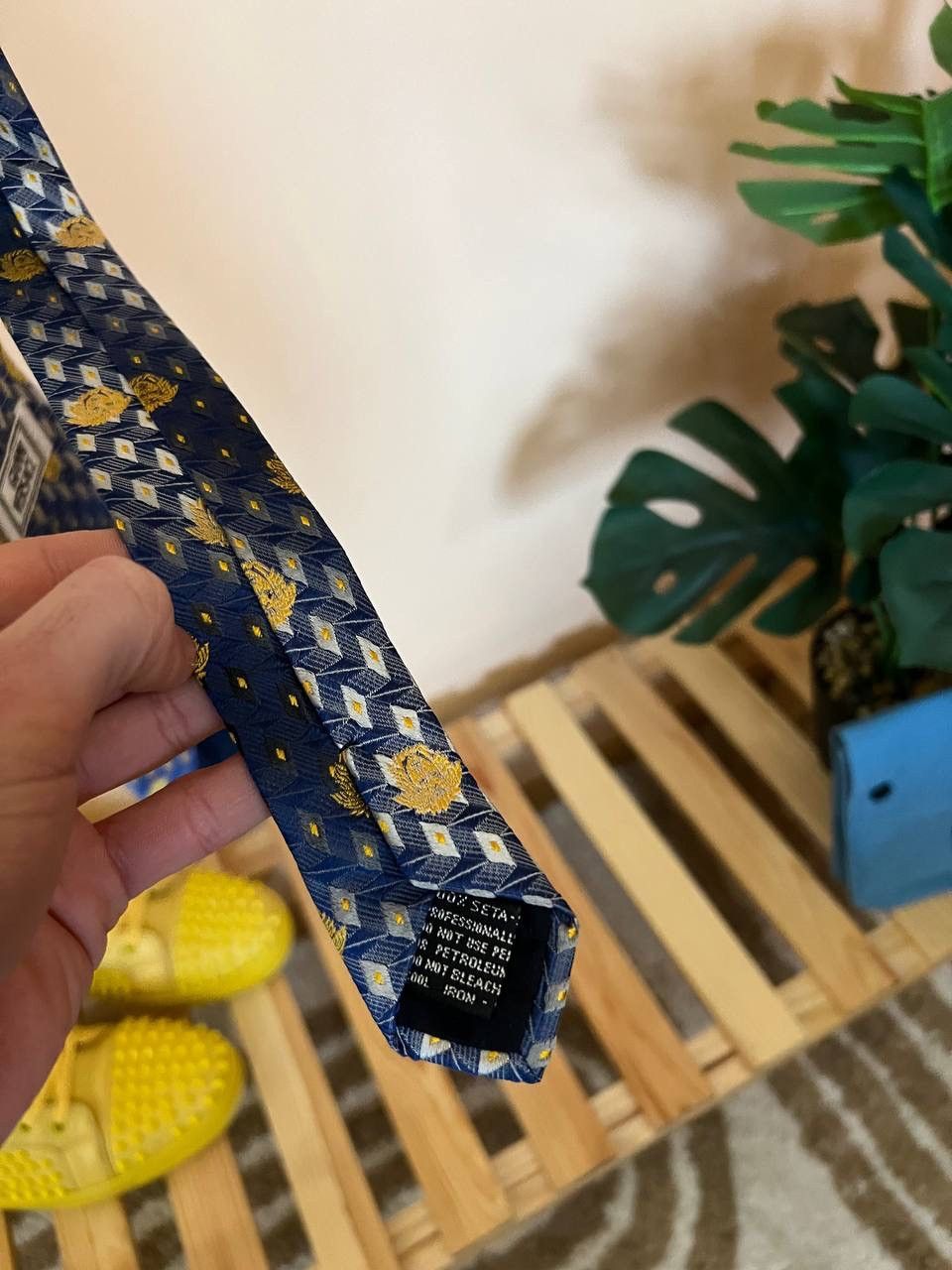 Versace × Vintage Rare Vintage Gianni Versace Medusa Silk Tie Made in Italy Size ONE SIZE - 8 Thumbnail