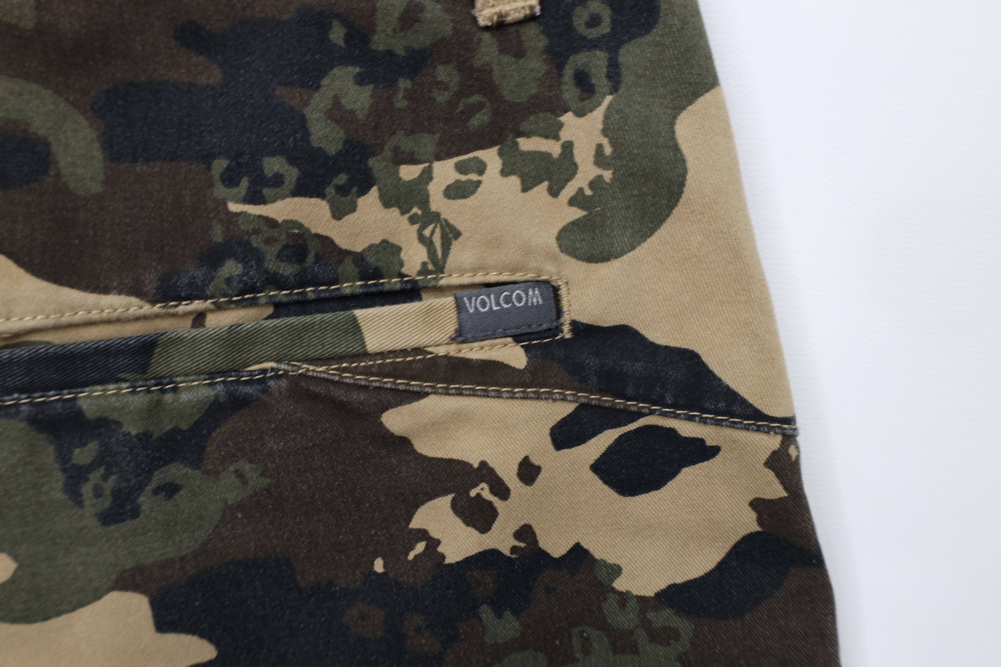 Vintage × Volcom Vintage Volcom Camouflage Skateboarding Chino Shorts Cotton Size US 38 / EU 54 - 13 Thumbnail