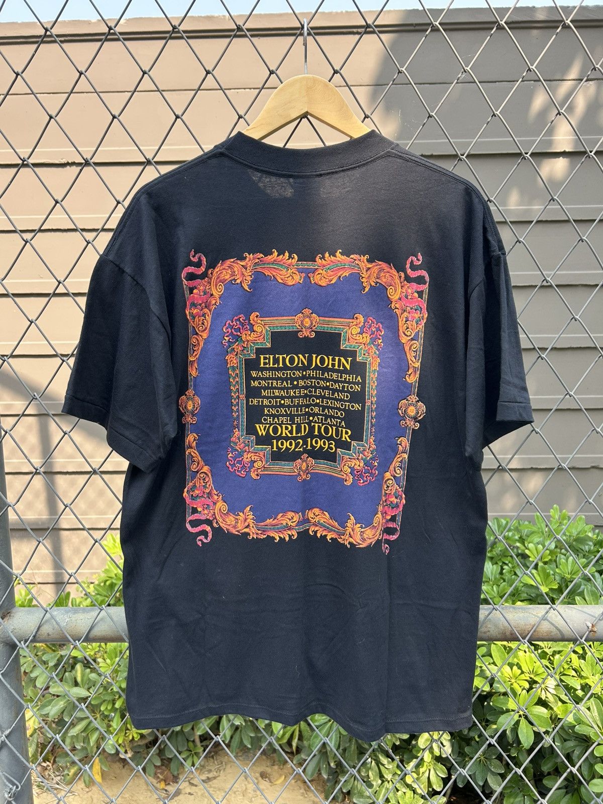 Band Tees Elton John 1992 1993 Versace Size US XL / EU 56 / 4 - 2 Thumbnail