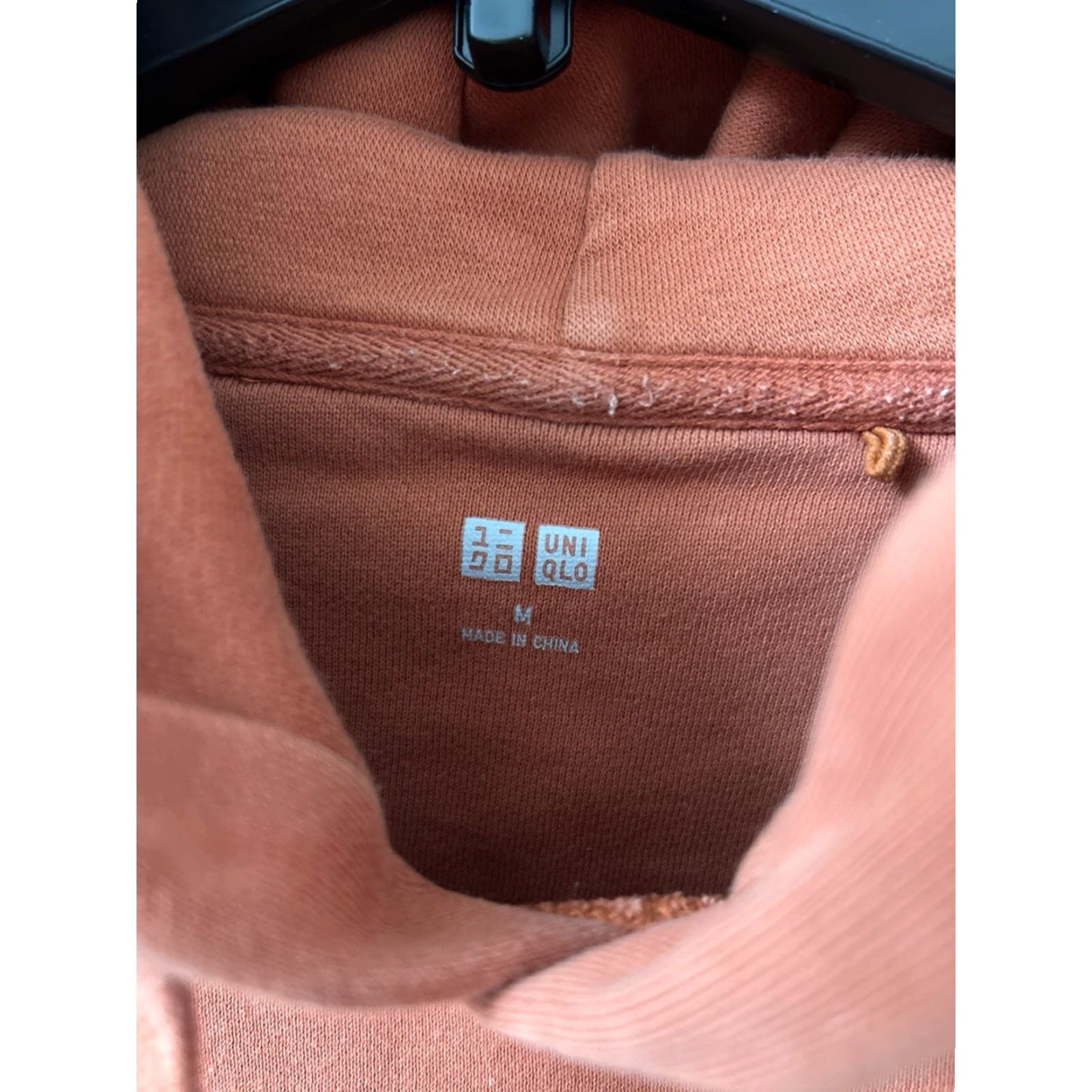 Uniqlo UNIQLO Hoodie Mens M Orange Pullover Sweatshirt Pockets Long Sleeve Crew Neck Drawstring Hoodie Size US M / EU 48-50 / 2 - 6 Thumbnail