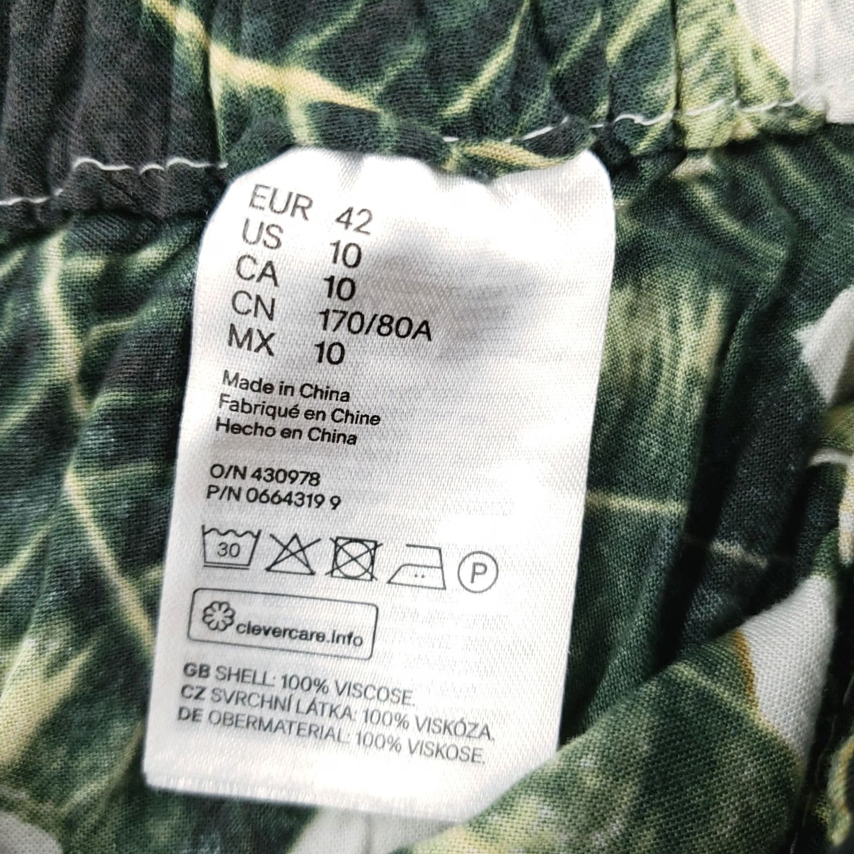 H&M H&M Pants Womens 10 Green Cropped High Rise Straight Viscose Belted Pants Womens Cropped Green Flower Tropical Belted Pockets Crew Size 32" / US 10 / IT 46 - 4 Thumbnail