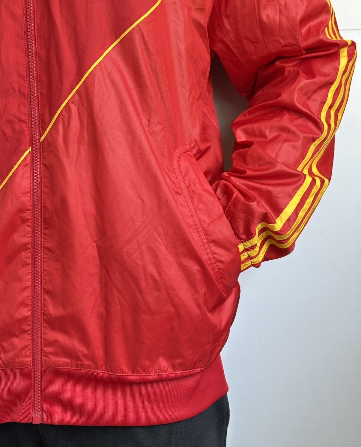 Adidas SPAIN 2012 2013 FOOTBALL SOCCER ANHEM JACKET ADIDAS sz XL Size US M / EU 48-50 / 2 - 3 Thumbnail