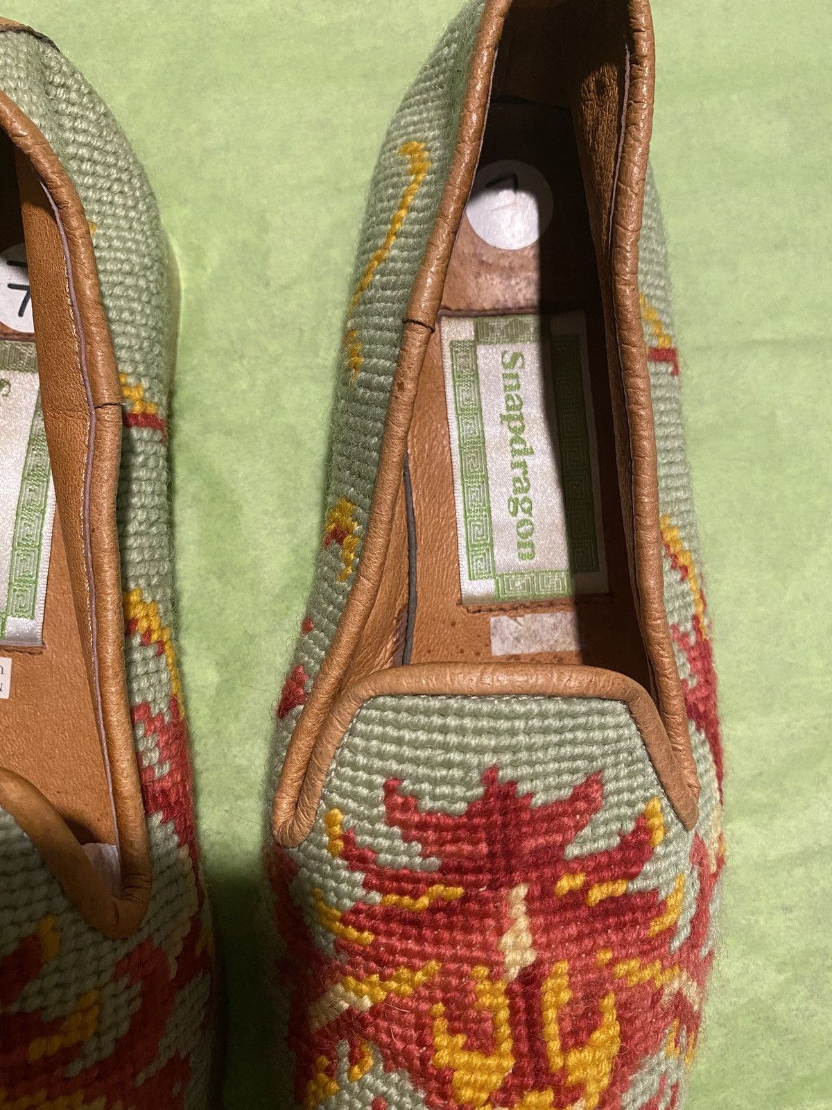 Anthropologie Anthropologie Vintage Snapdragon Needle Point Loafers! Size US 7 / IT 37 - 2 Thumbnail