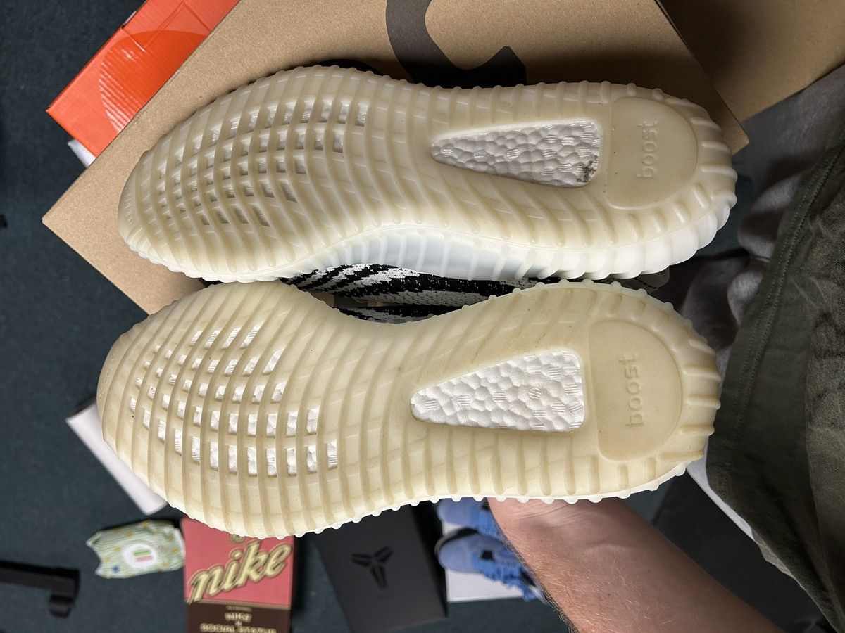 Yeezy Yeezy 350 Zebra 2022 Size US 12.5 / EU 45-46 - 4 Thumbnail