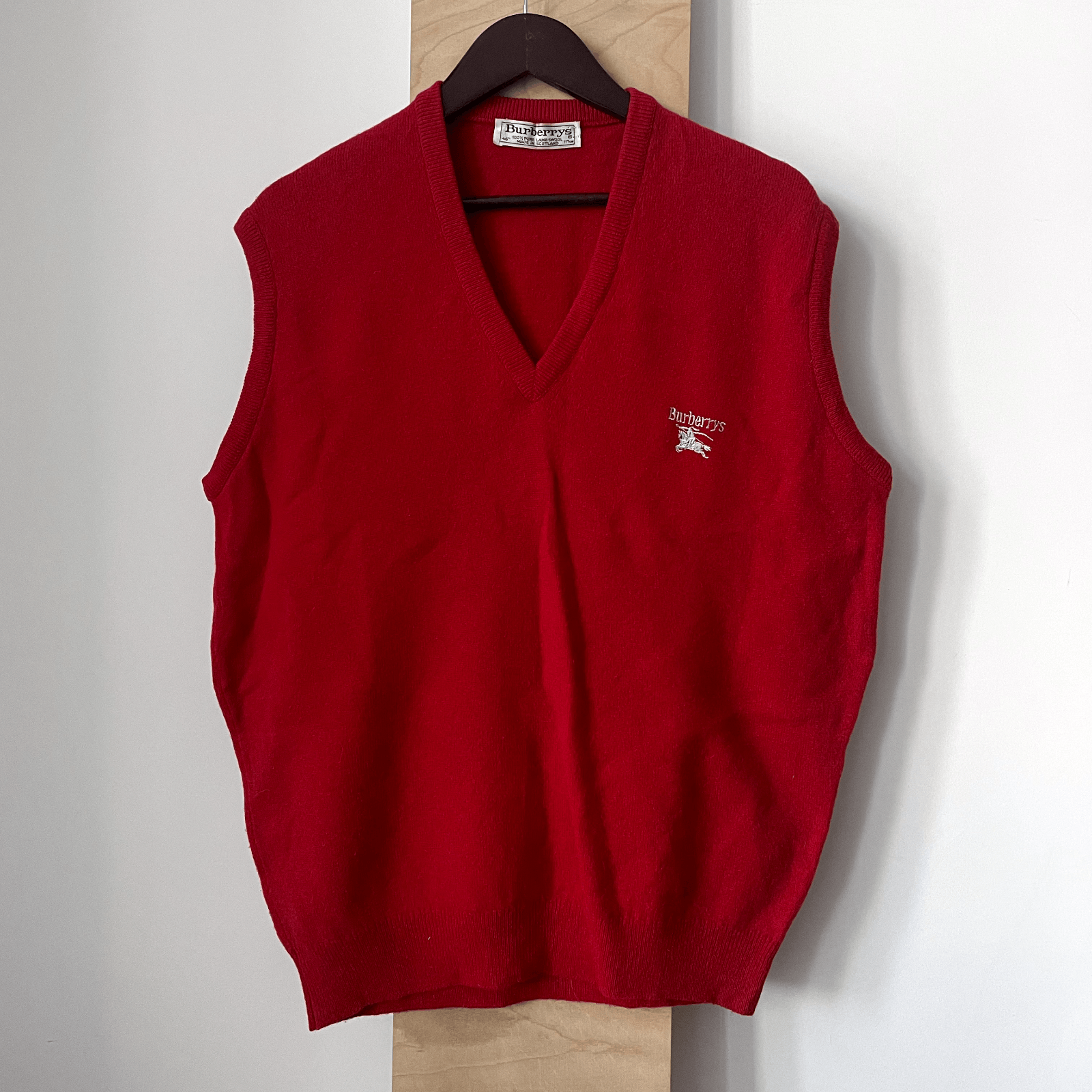 Burberry Burberry Vintage Pure Wool Vest Red Size L Size US L / EU 52-54 / 3 - 2 Thumbnail