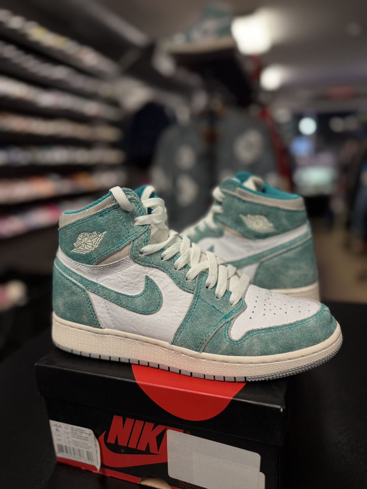 Jordan Brand × Nike Jordan 1 Turbo Green Size 6Y/7.5W (GS) Size US 6 / EU 39 - 2 Thumbnail