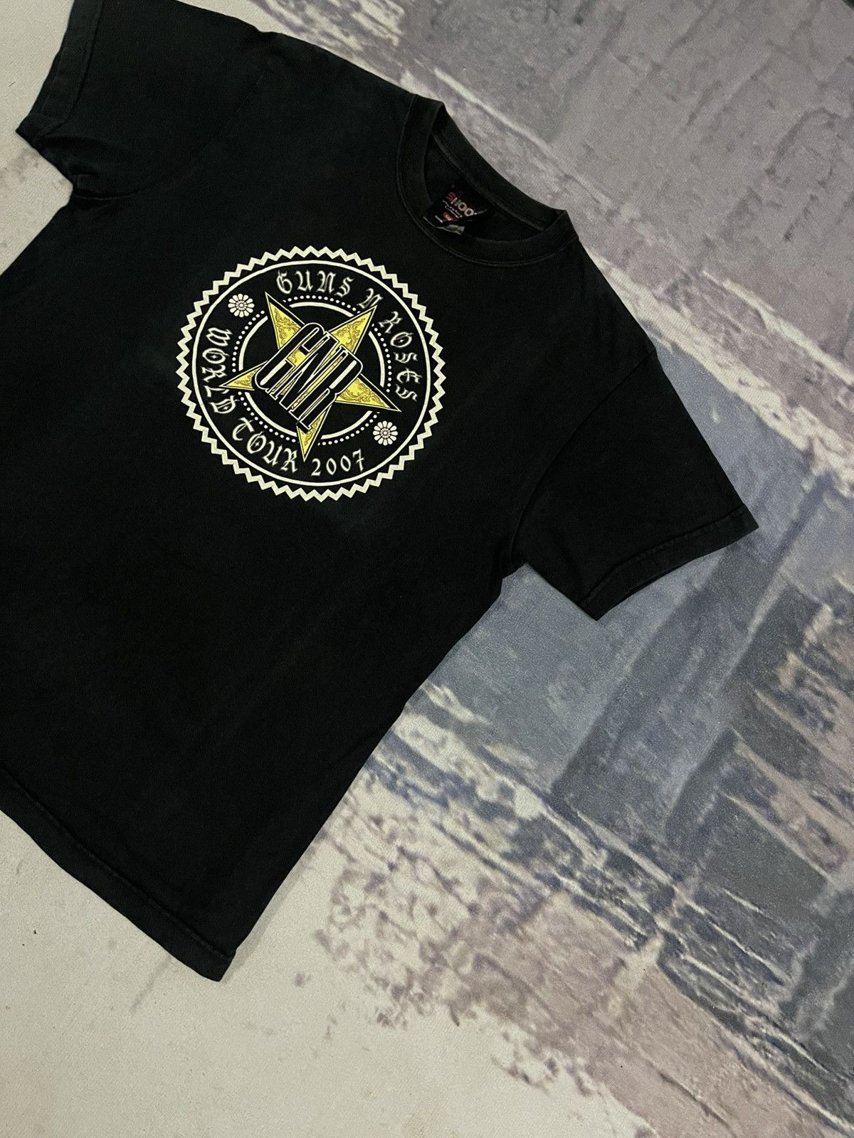 Band Tees × Guns N' Roses × Vintage VINTAGE GUNS N ROSES WORLD TOUR 2007 TSHIRT Size US S / EU 44-46 / 1 - 4 Thumbnail