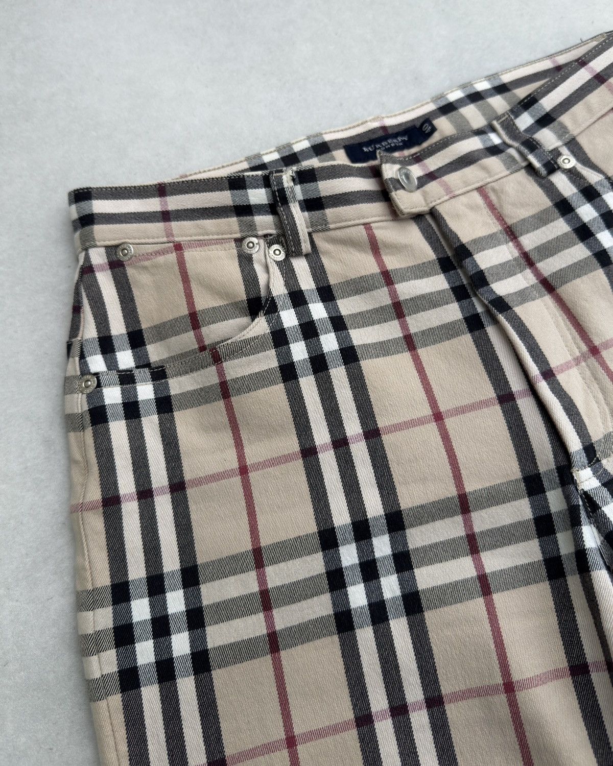 Burberry 2000’s Burberry Nova Check Logo Monogram Flared Jeans Size 28" / US 6 / IT 42 - 15 Thumbnail