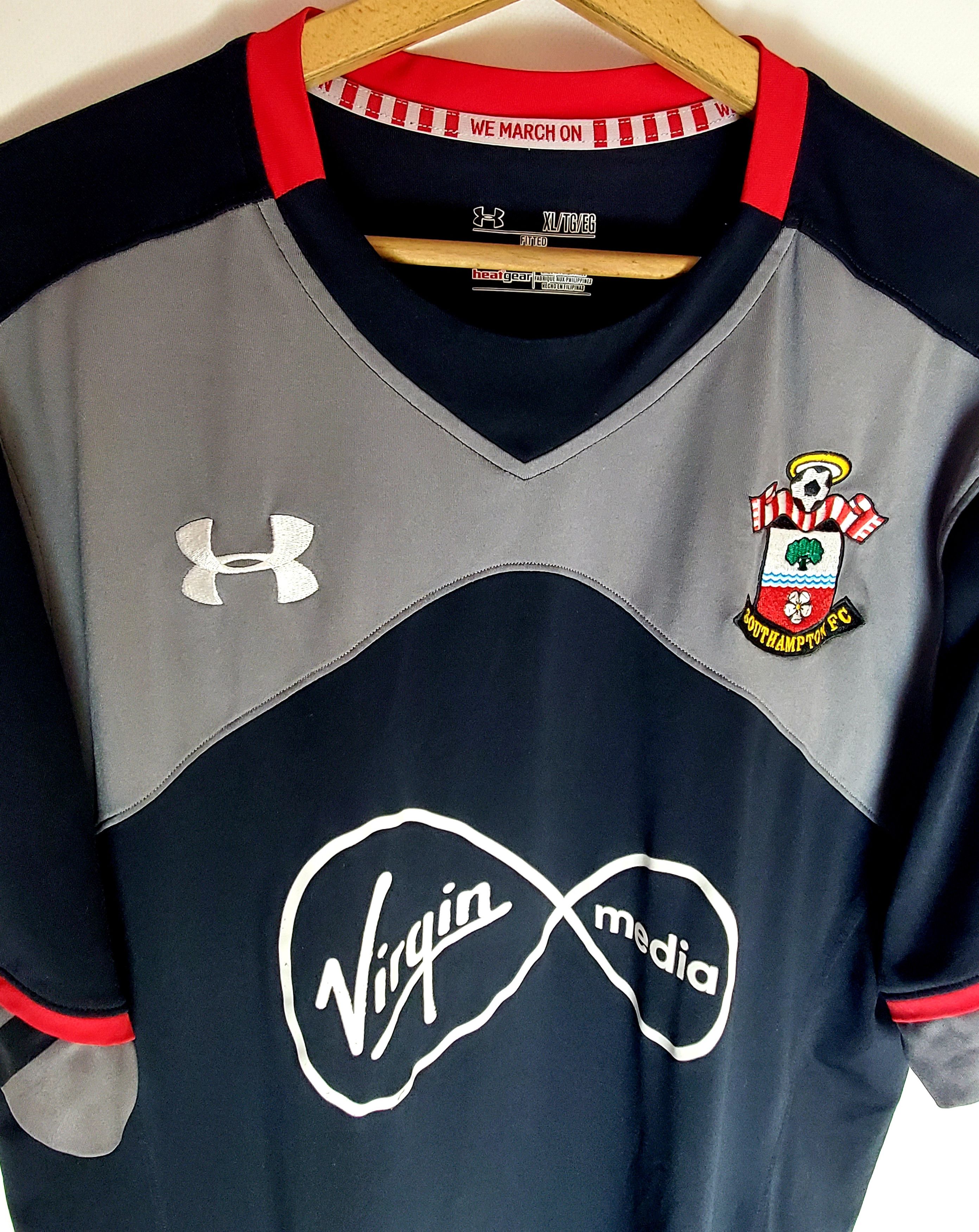 Under Armour SOUTHAMPTON 2016/2017 FOOTBALLJERSEY AWAY perfect condition Size US XL / EU 56 / 4 - 2 Thumbnail