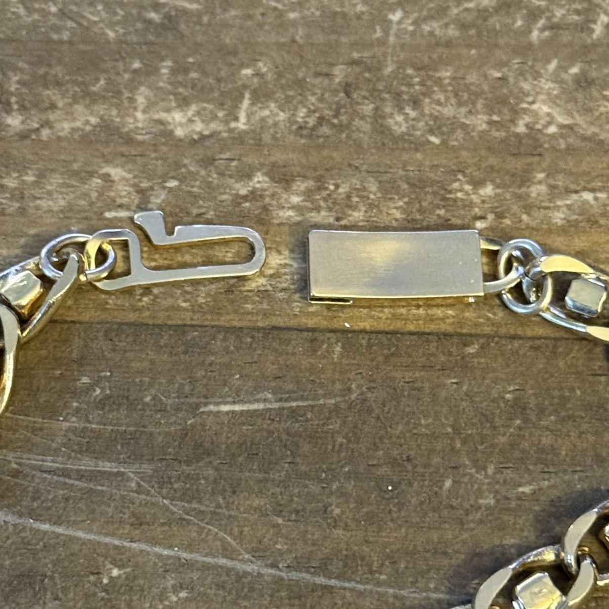 Other Vintage gold tone link bracelet with clear stones Size ONE SIZE - 4 Thumbnail