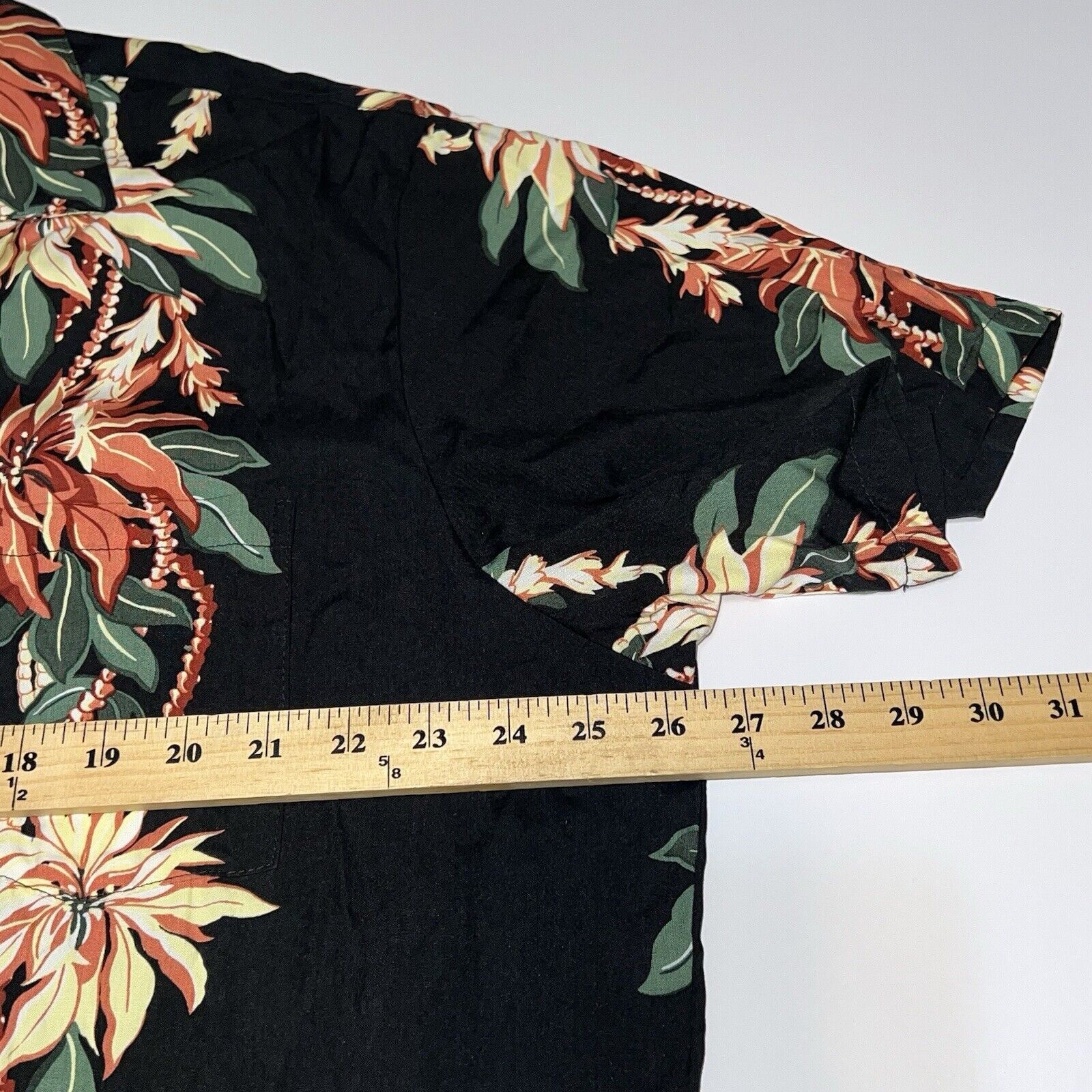 Paradise Found Paradise Found XL Hawaiian Shirt Magnum PI Black Floral Size US XL / EU 56 / 4 - 5 Thumbnail