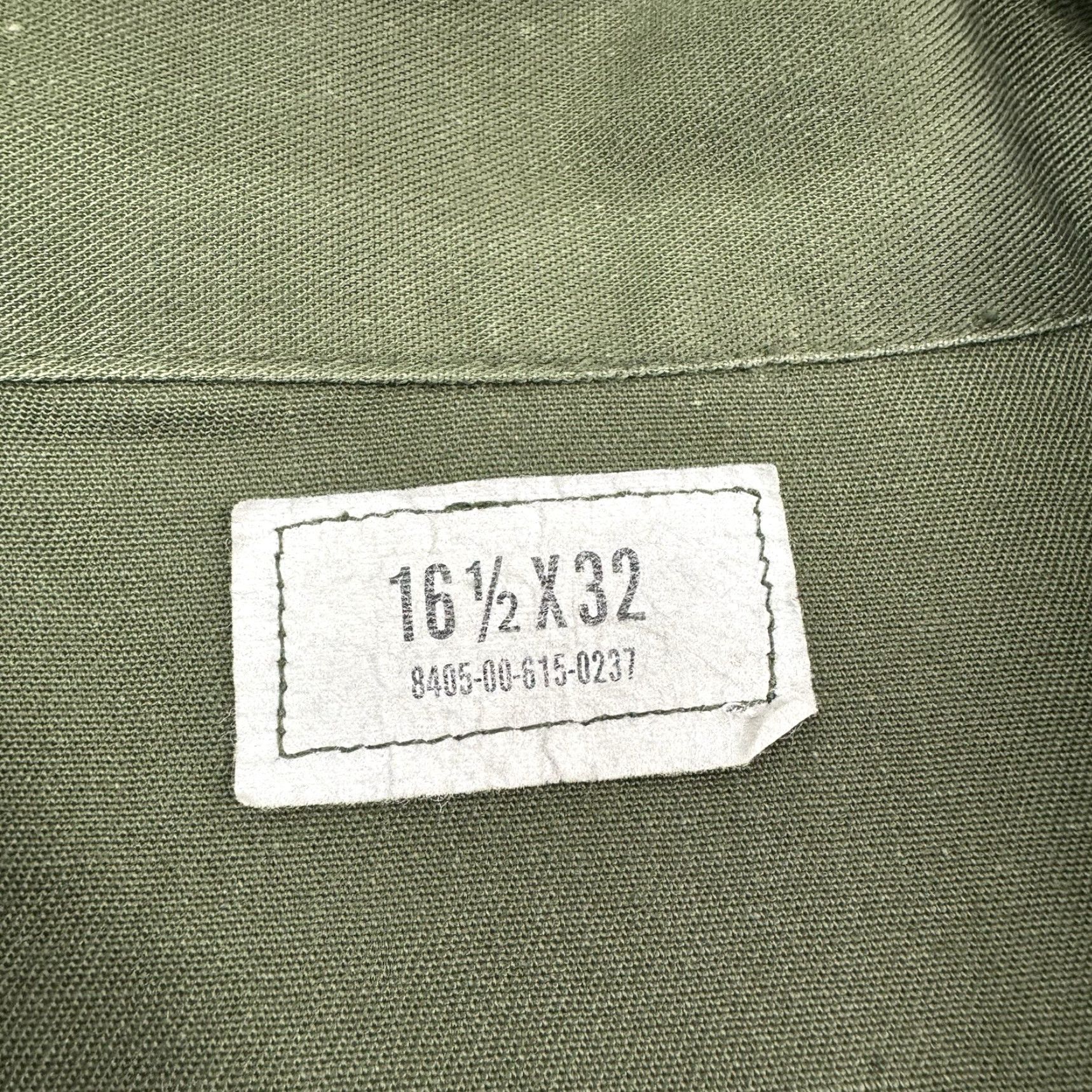 Vintage VINTAGE Army Button-Up Shirt Men's XL Green 1980s USA Military Reg/Regular Button-Front Size US XL / EU 56 / 4 - 4 Thumbnail