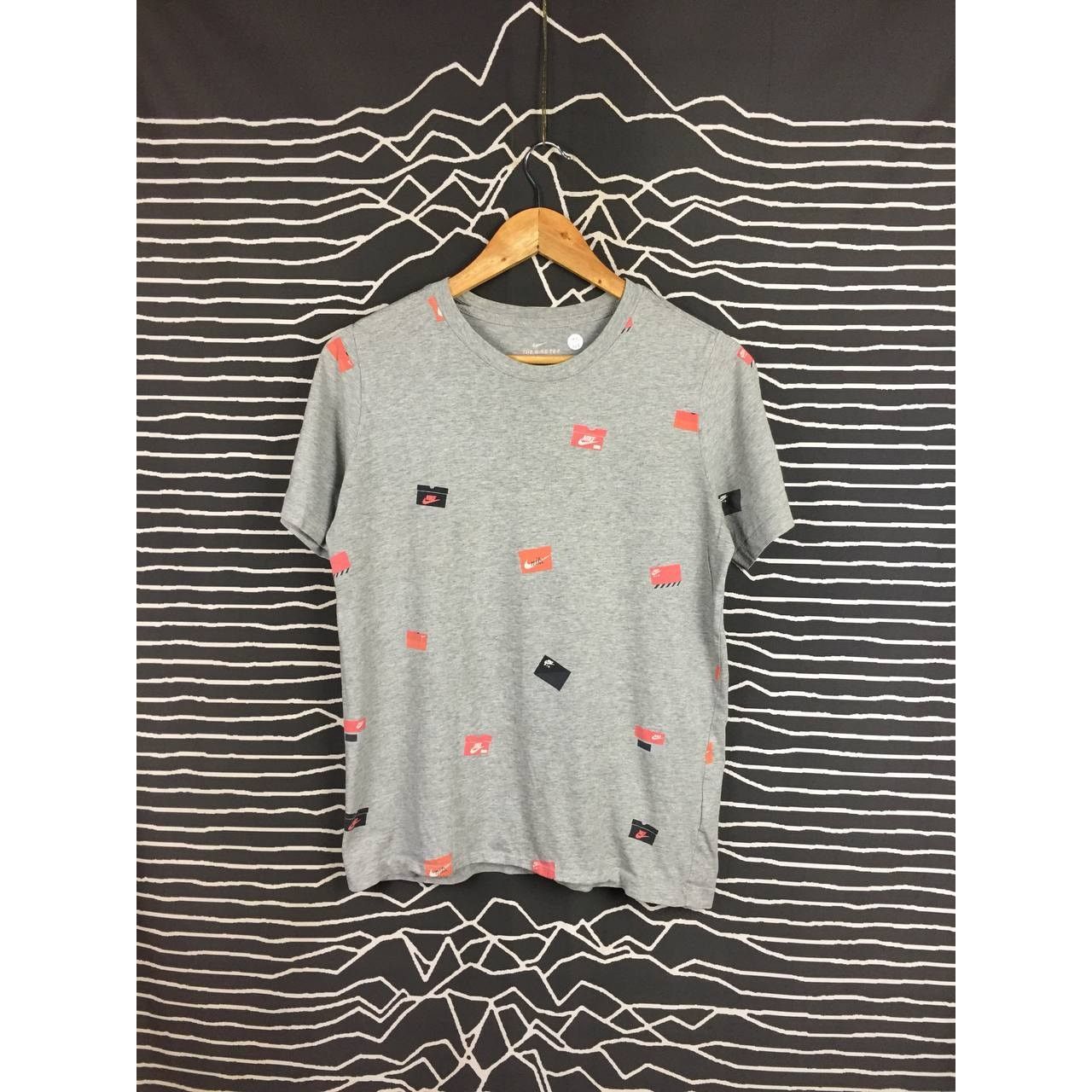 Nike Nike Shoebox Logo Sportswear Tee Youth XL Size US S / EU 44-46 / 1 - 2 Thumbnail