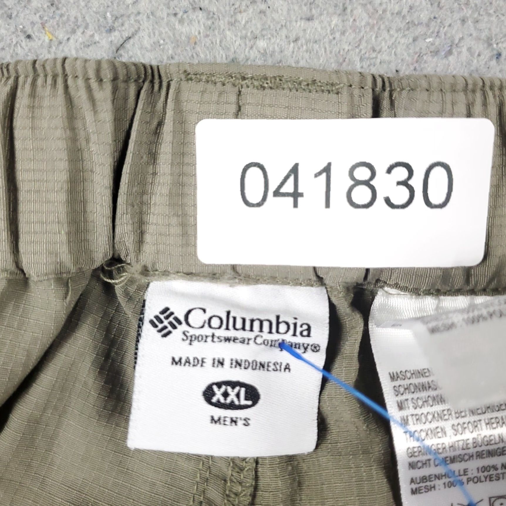 Vintage Columbia Cargo Shorts Mens 2XL Beige Outdoors Hiking Polyester Cargo Pocket Regular Size US 39 - 8 Thumbnail